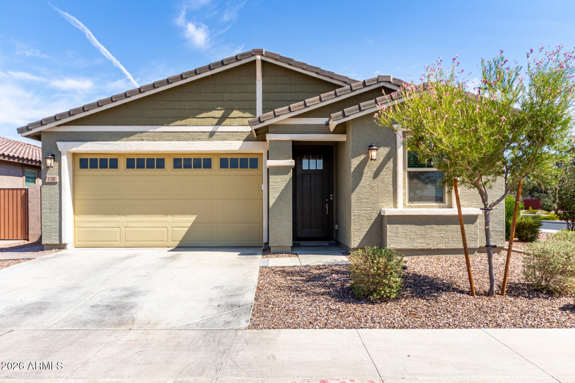 130 E Elmwood Pl — photo 1