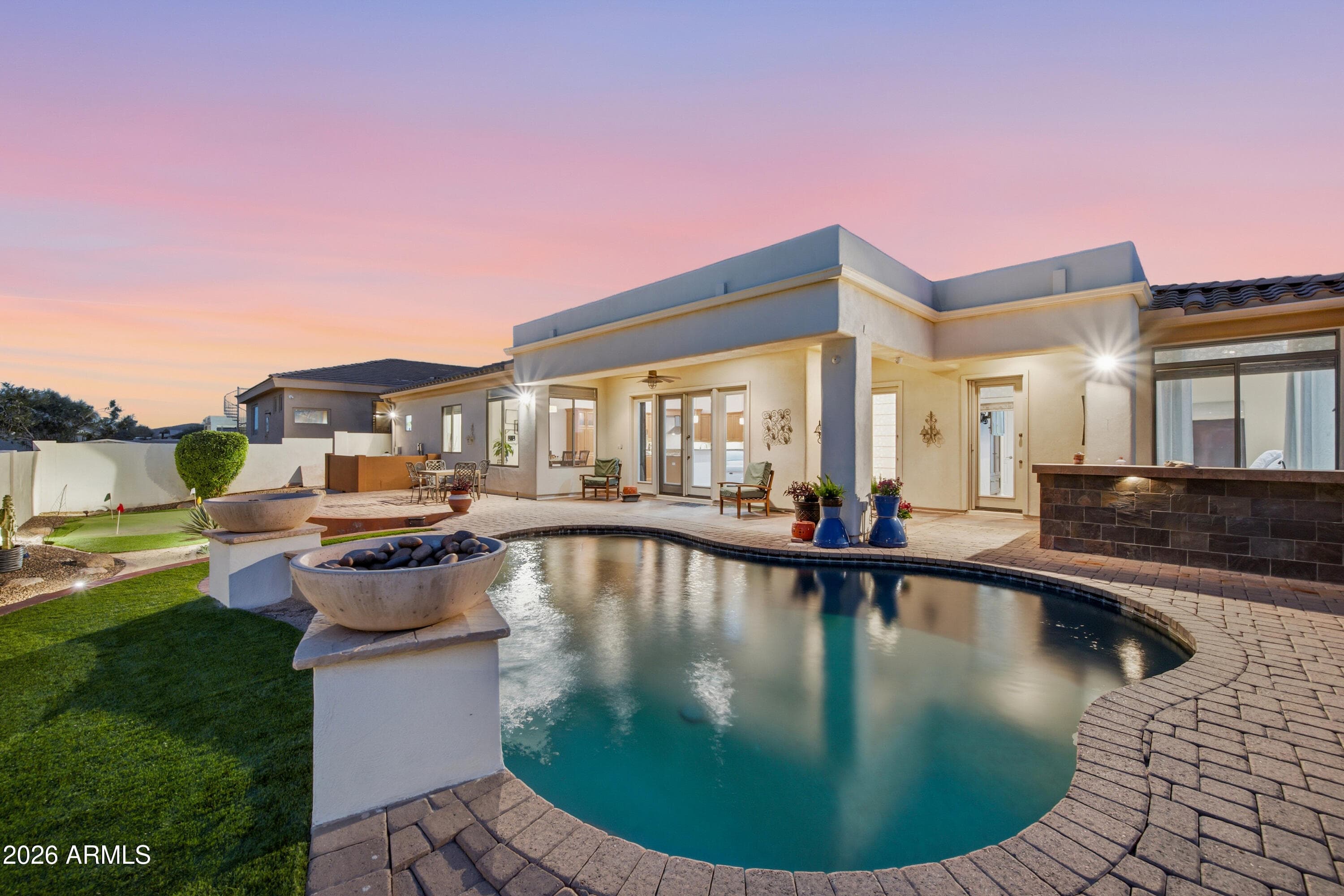 1516 E South Mountain Ave — photo 1