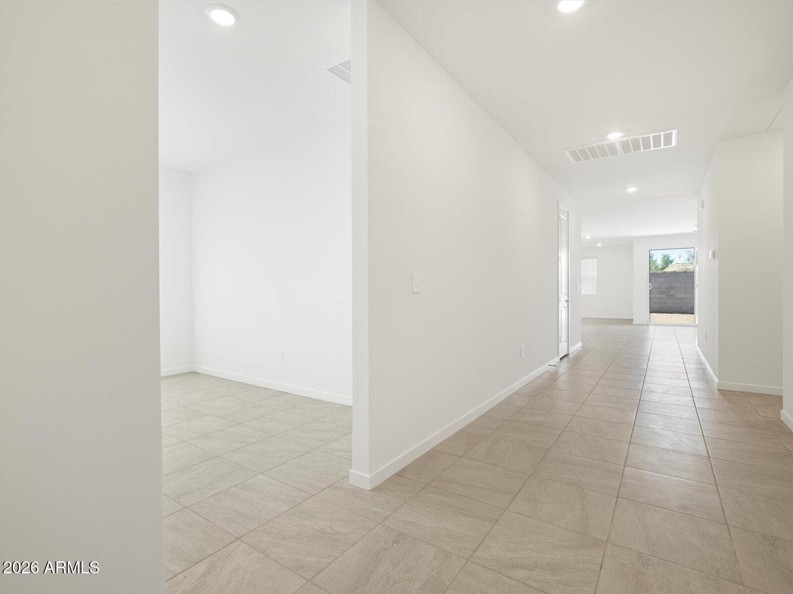 32899 N Vineyard Ave — photo 2