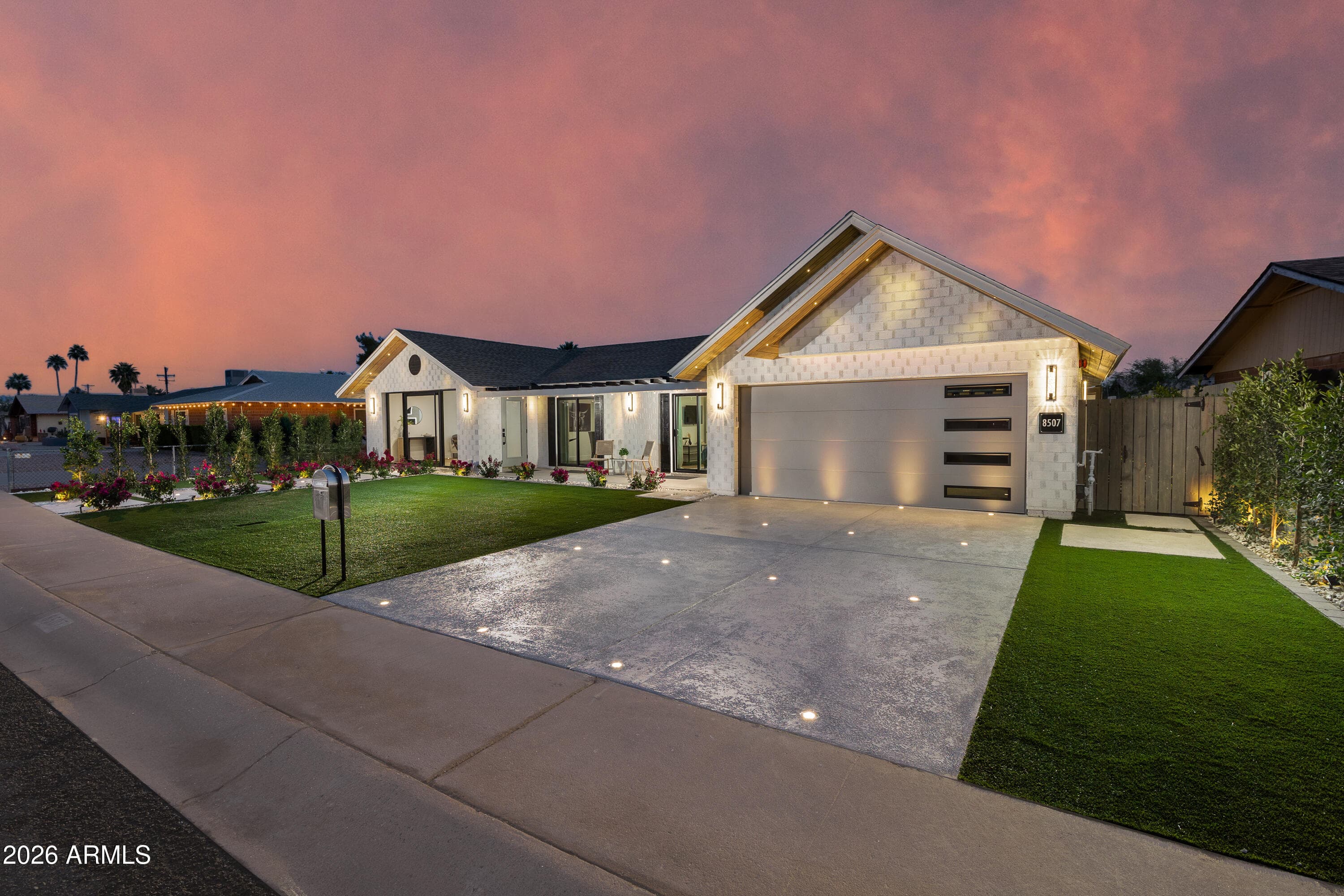 8507 E Rancho Vista Dr — photo 2