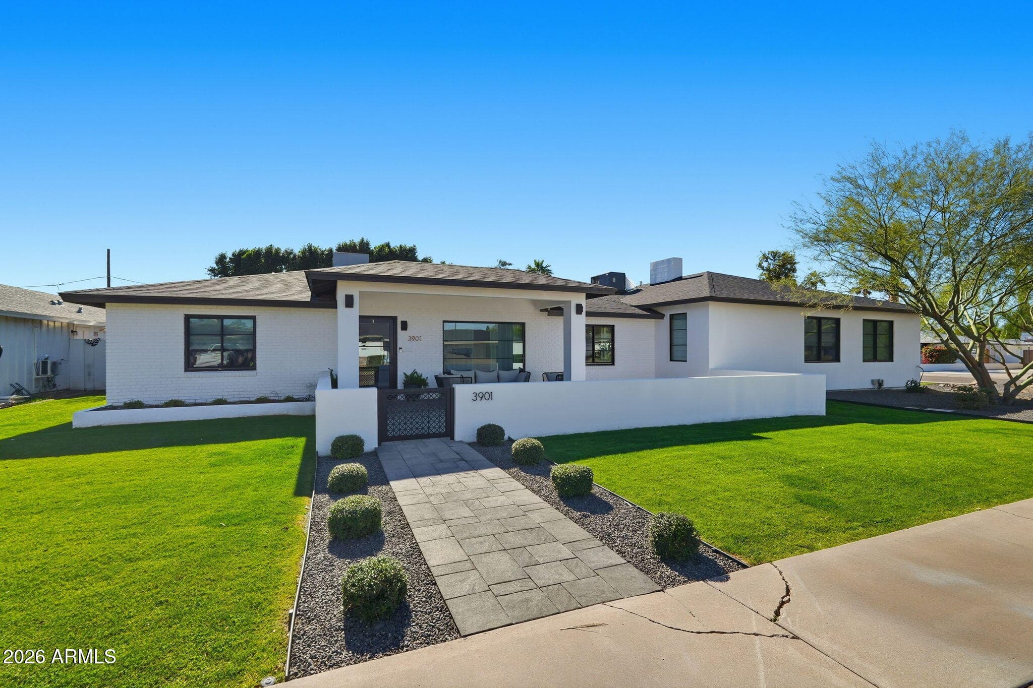3901 E Weldon Ave — photo 2