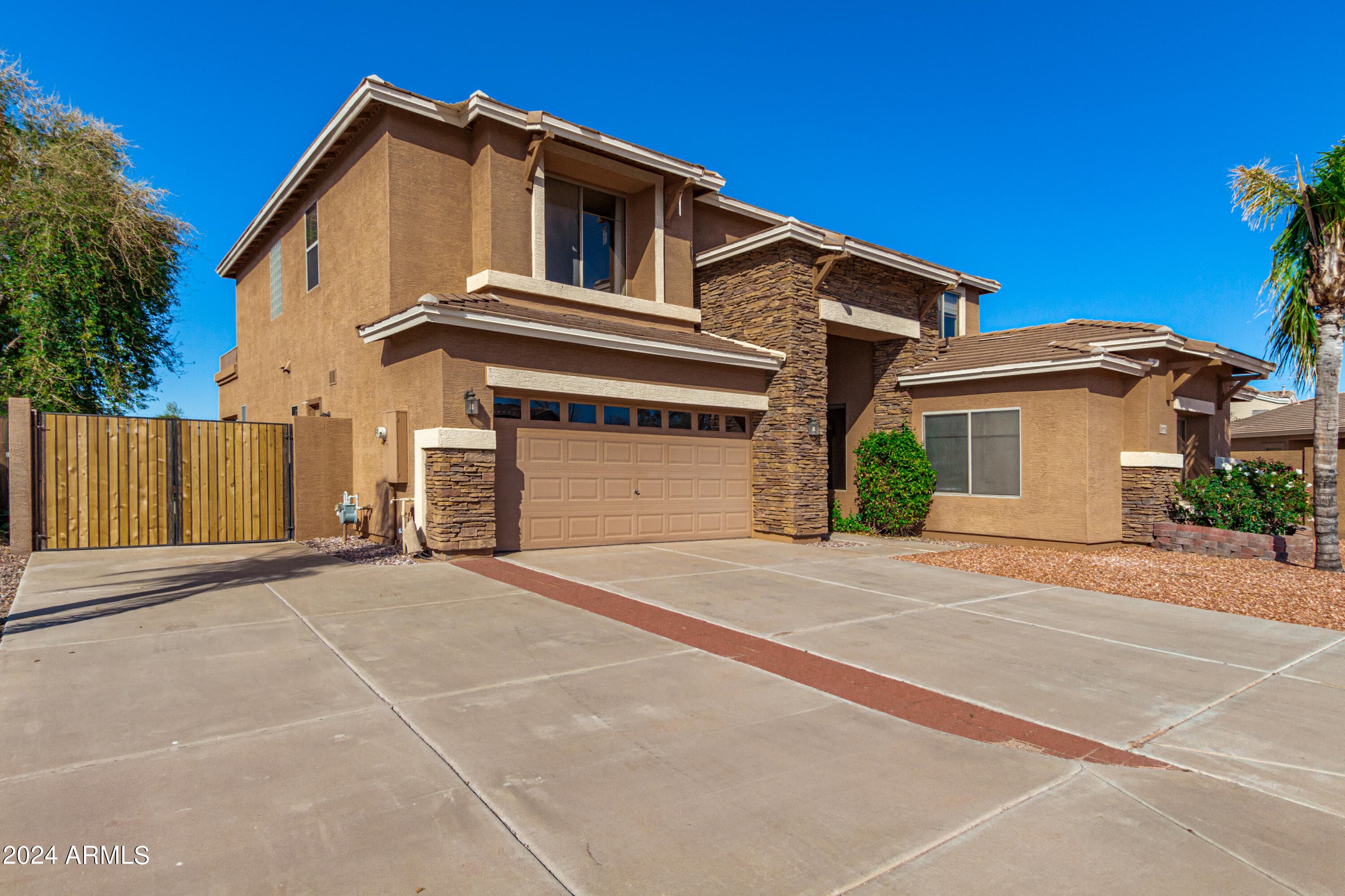 1870 E Indigo Dr — photo 2