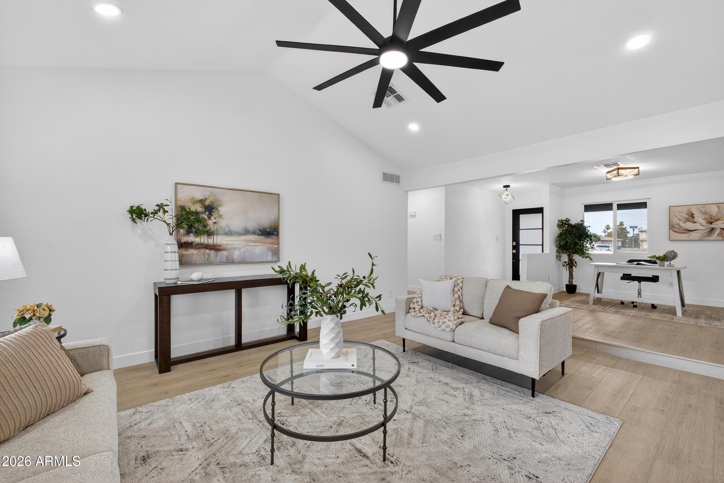 2717 W Medina Ave — photo 2