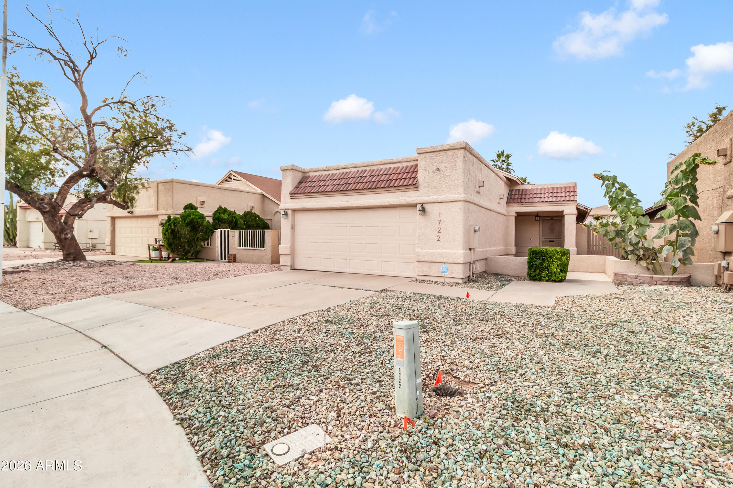 1722 N Comanche Dr — photo 2