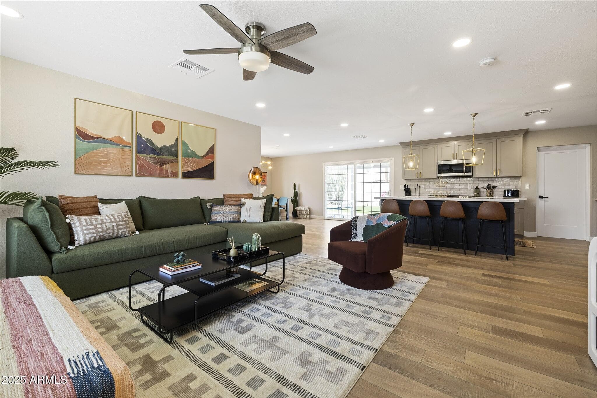 8640 E Dianna Dr — photo 2