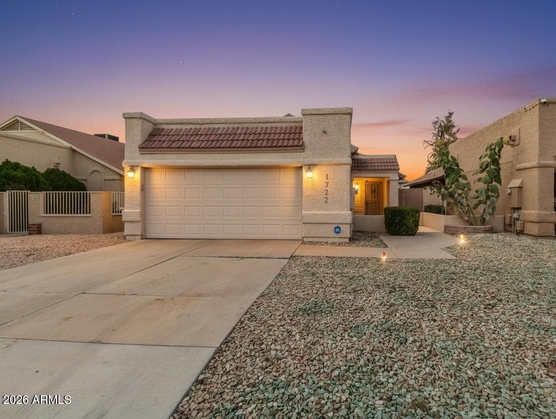 1722 N Comanche Dr — photo 1