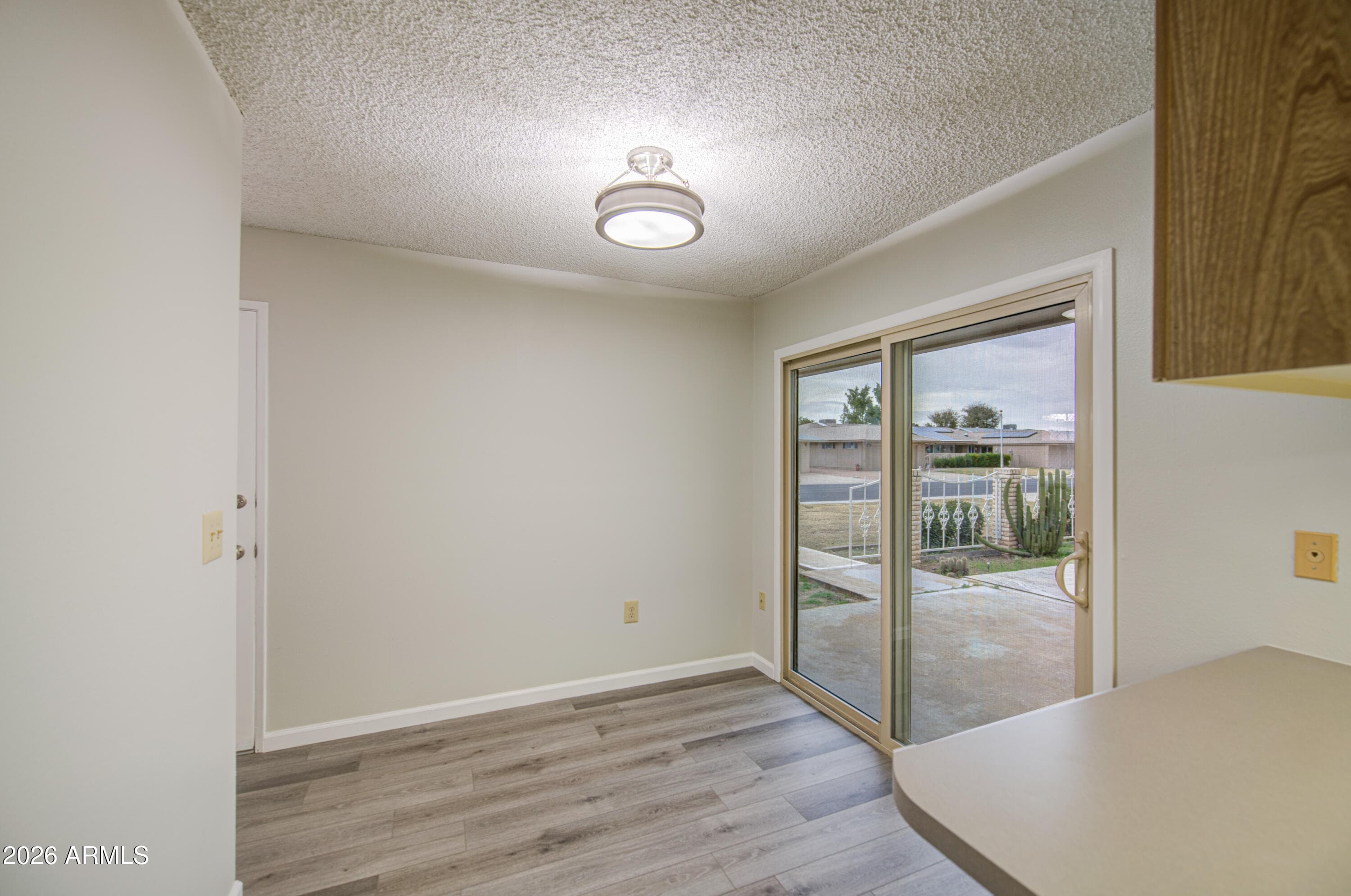 9915 W Newport Dr — photo 1