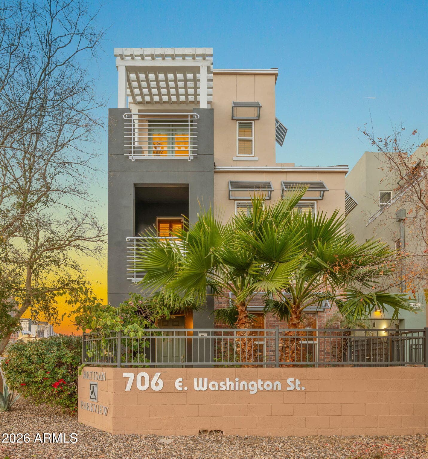 706 E Washington St 101 — photo 1