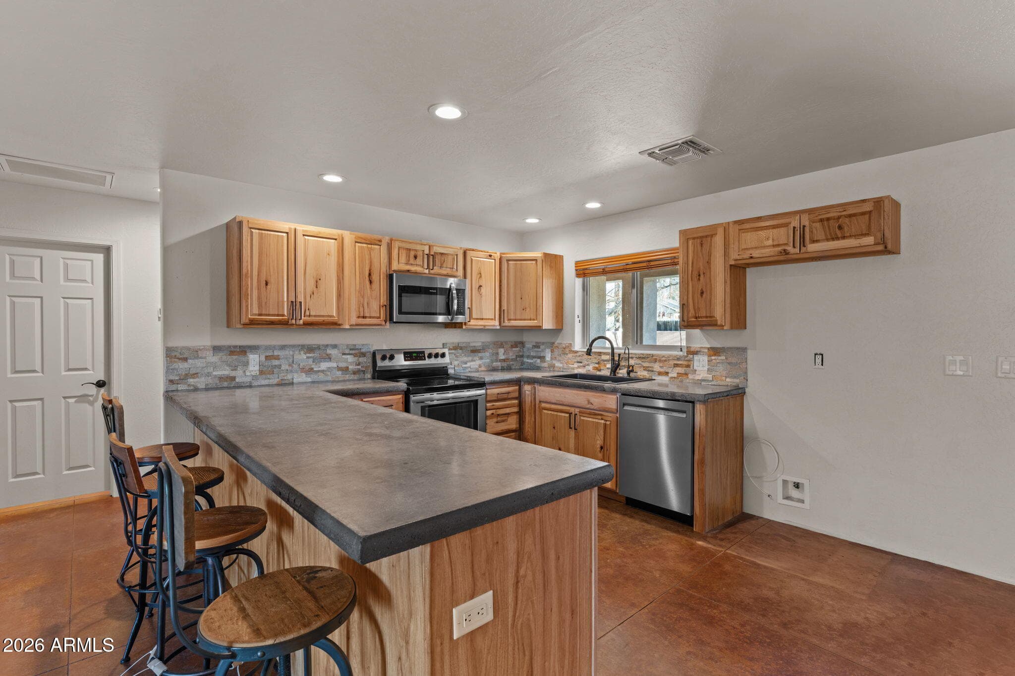 475 W Mohave St — photo 1