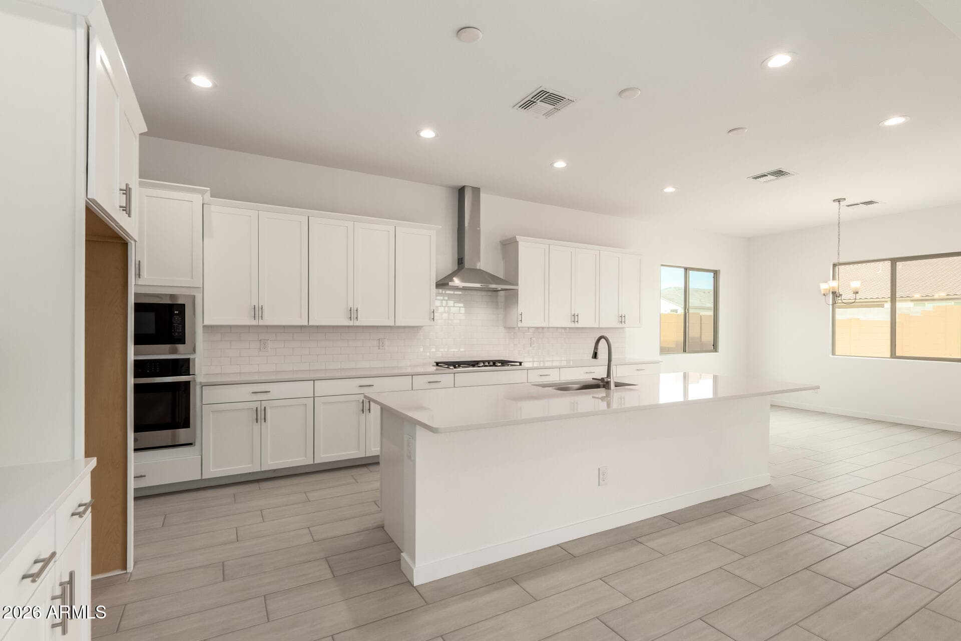 15832 W Desert Hollow Dr — photo 2