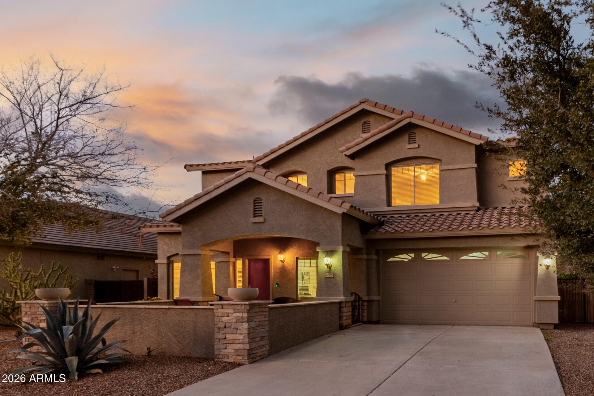 44192 W Canyon Creek Dr — photo 2