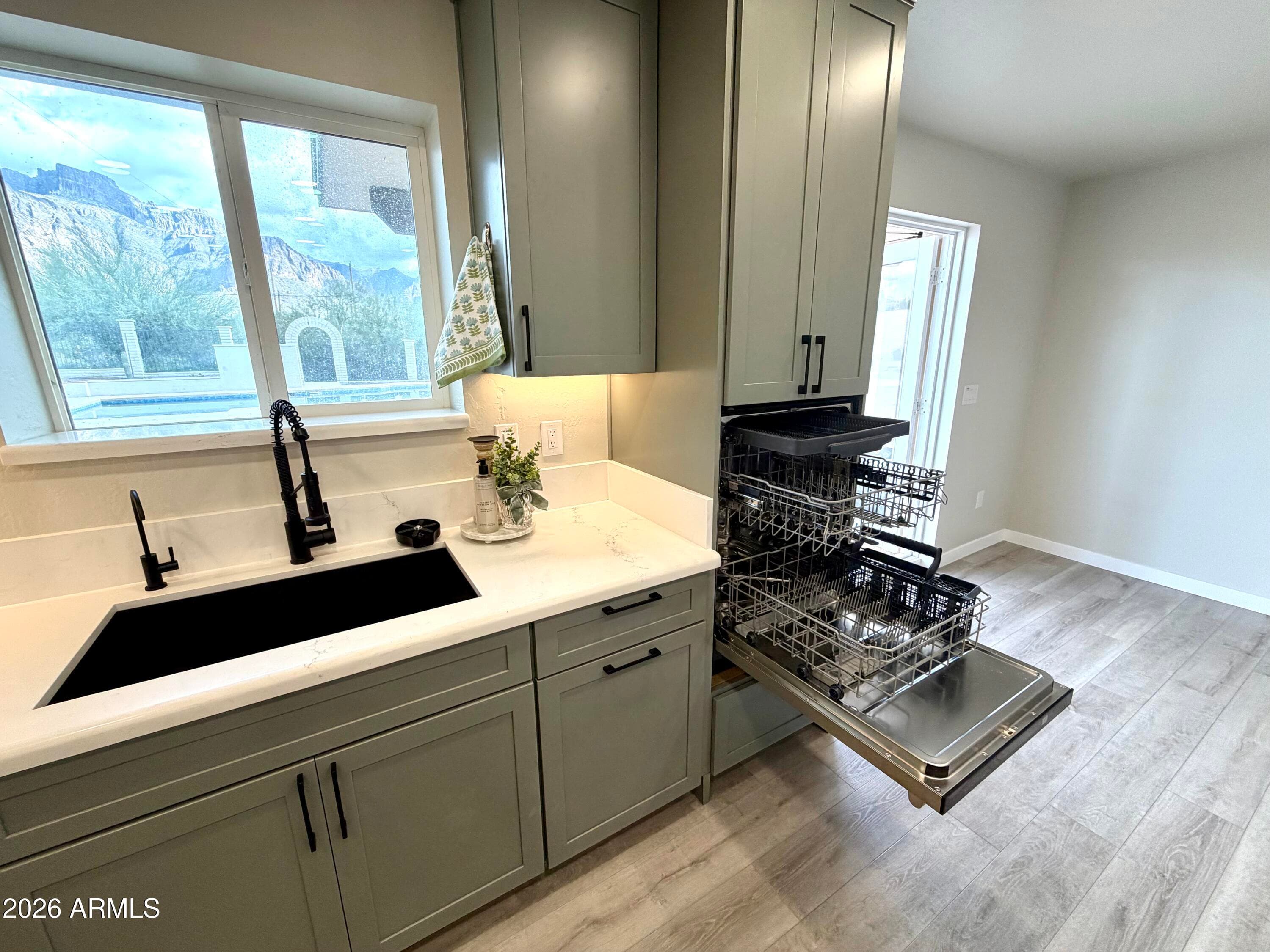 1165 N MOUNTAIN VIEW RD - Photo 5