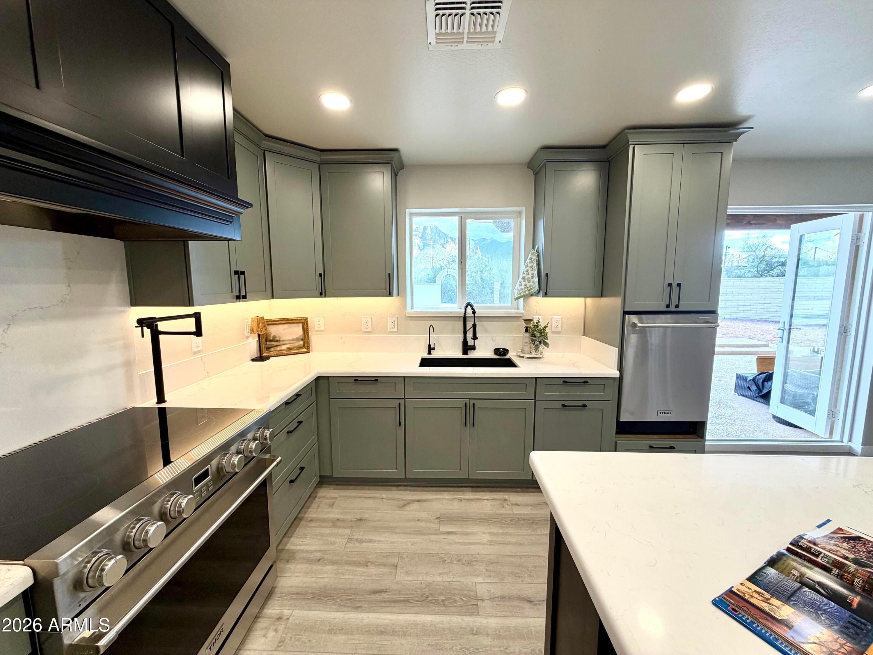 1165 N MOUNTAIN VIEW RD - See more photos