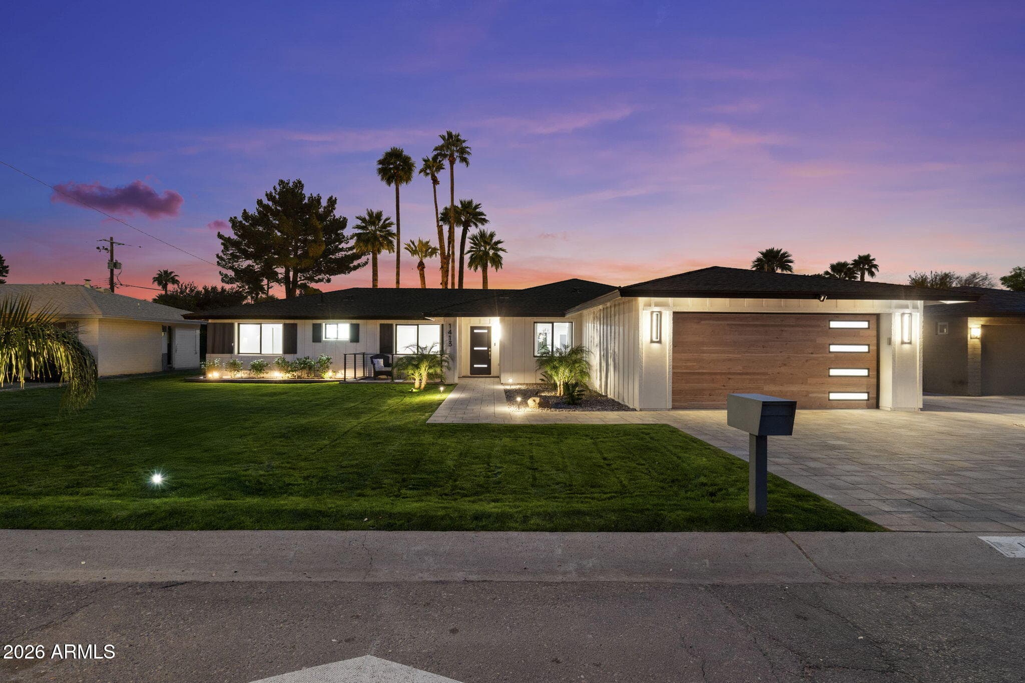 1413 E San Miguel Ave — photo 2