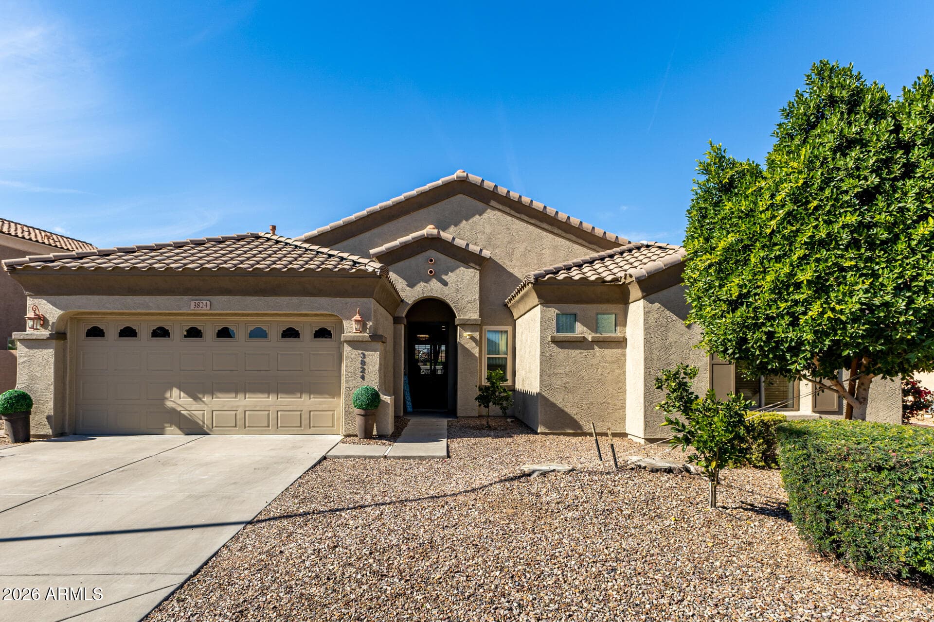 3824 S Wayne Dr — photo 2