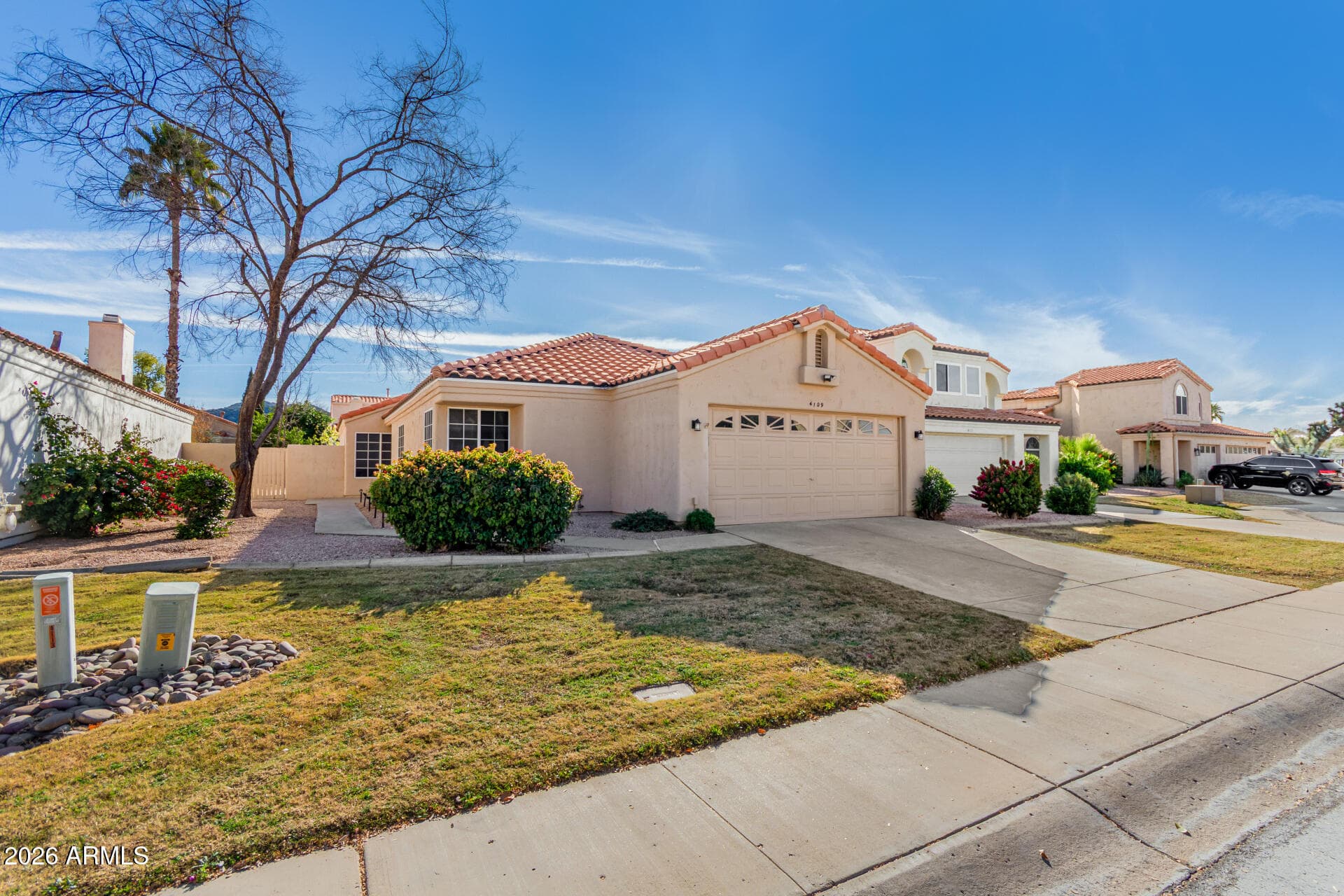 4109 E Mercer Ln — photo 2