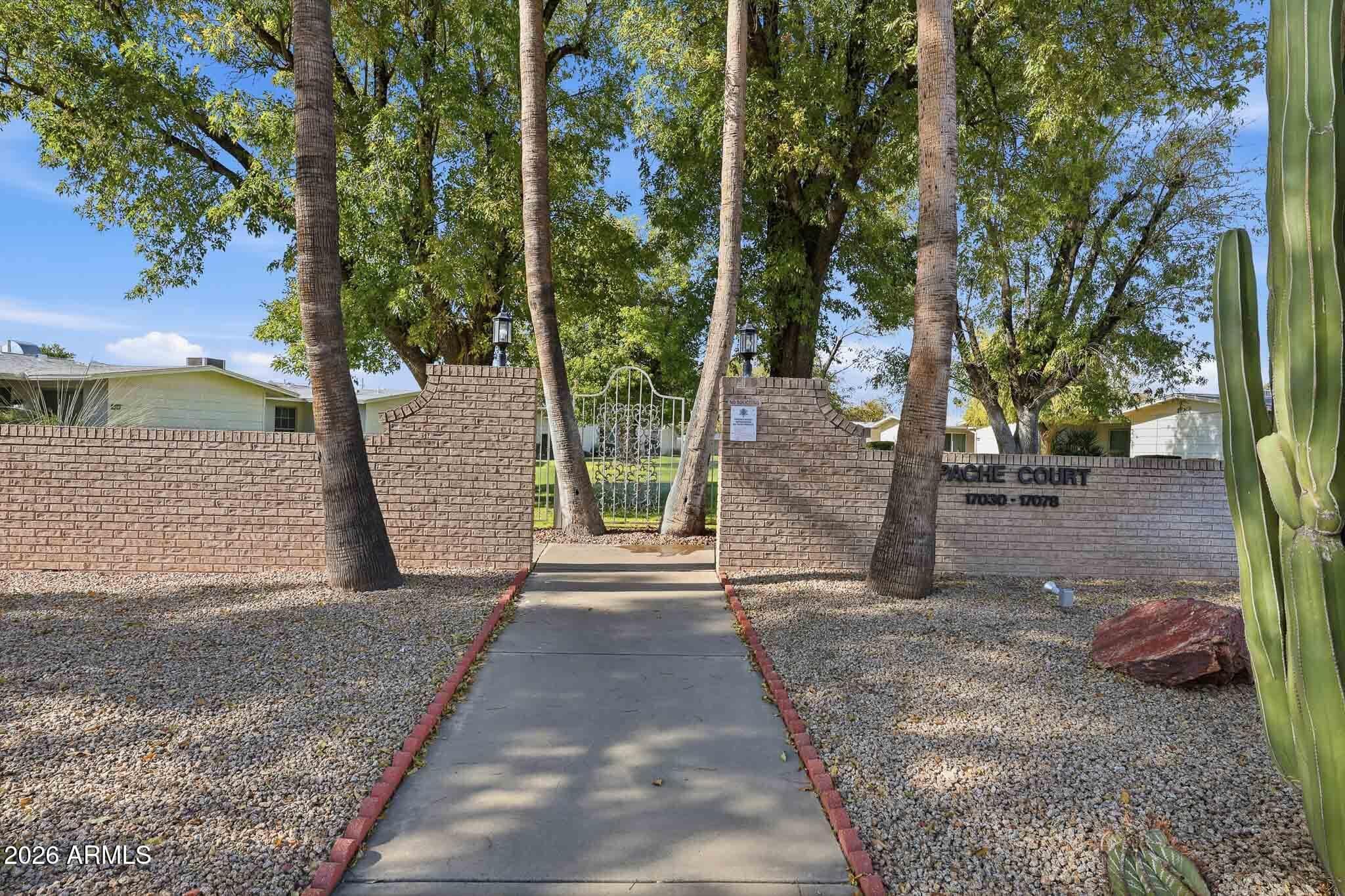17042 N 105th Ave — photo 2