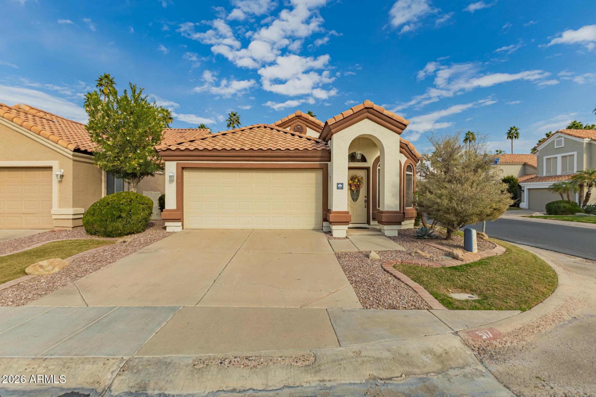 517 S Paradise Dr — photo 1