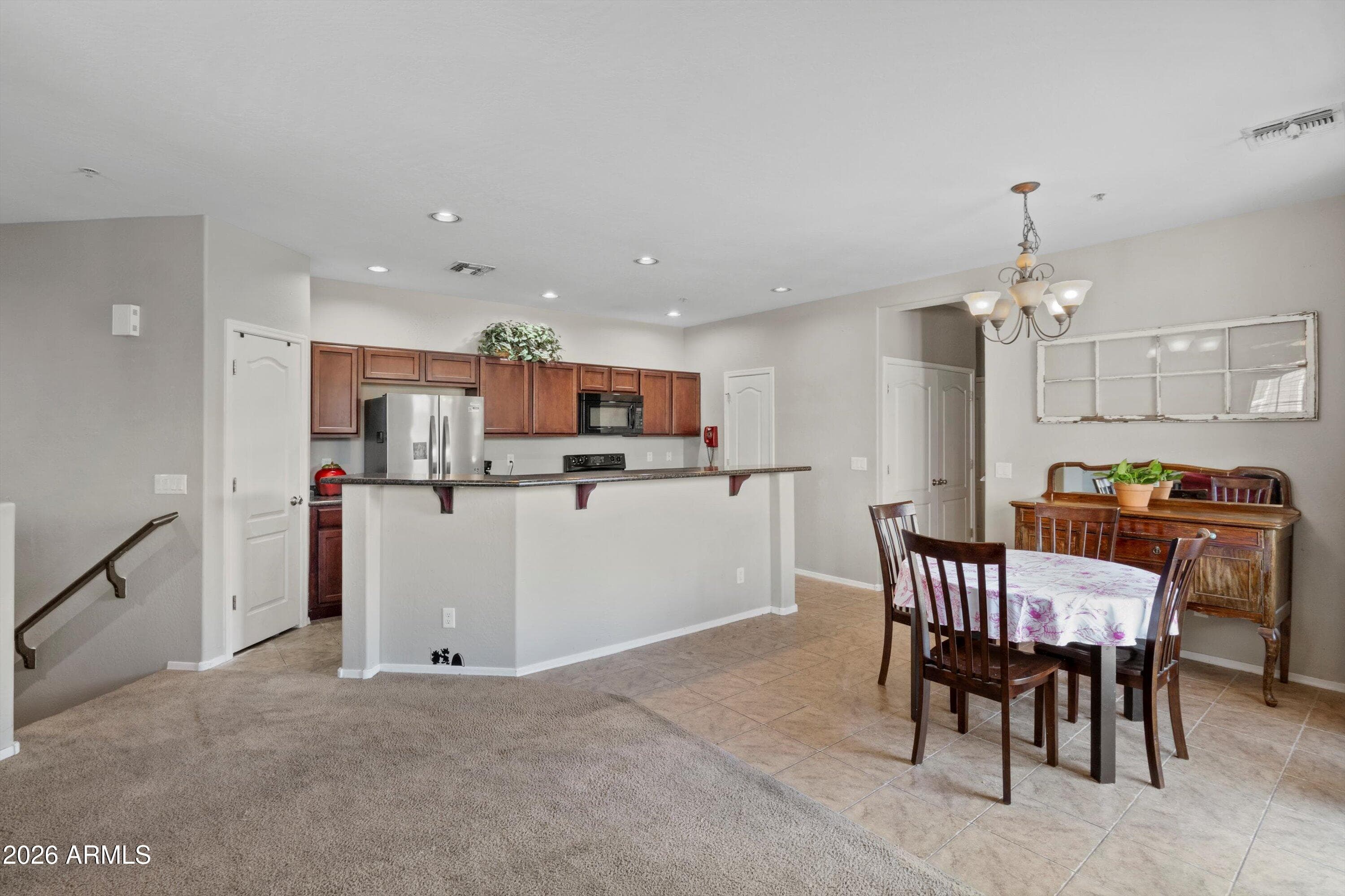 1250 S RIALTO -- - Photo 3