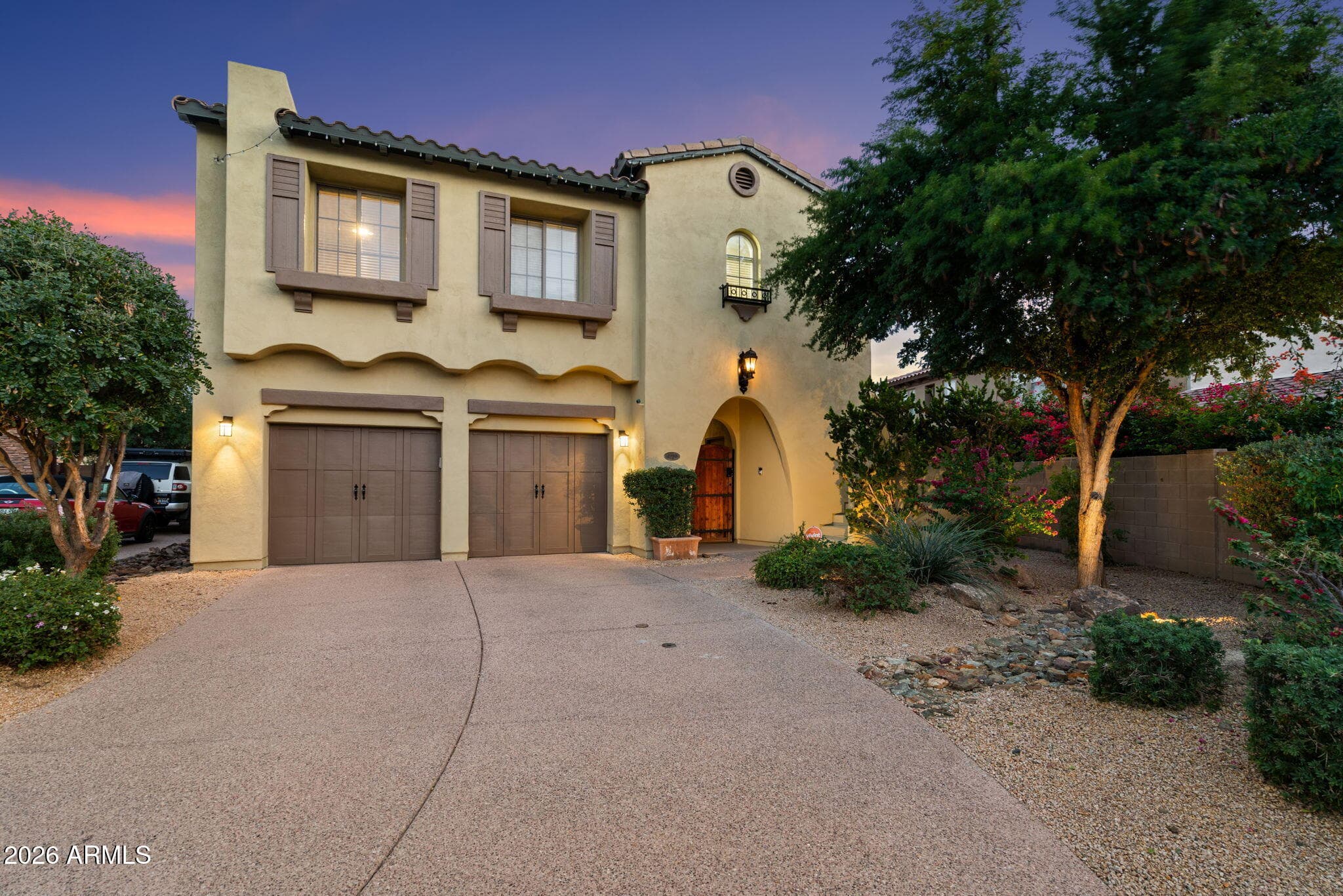 3729 E Robin Ln — photo 2