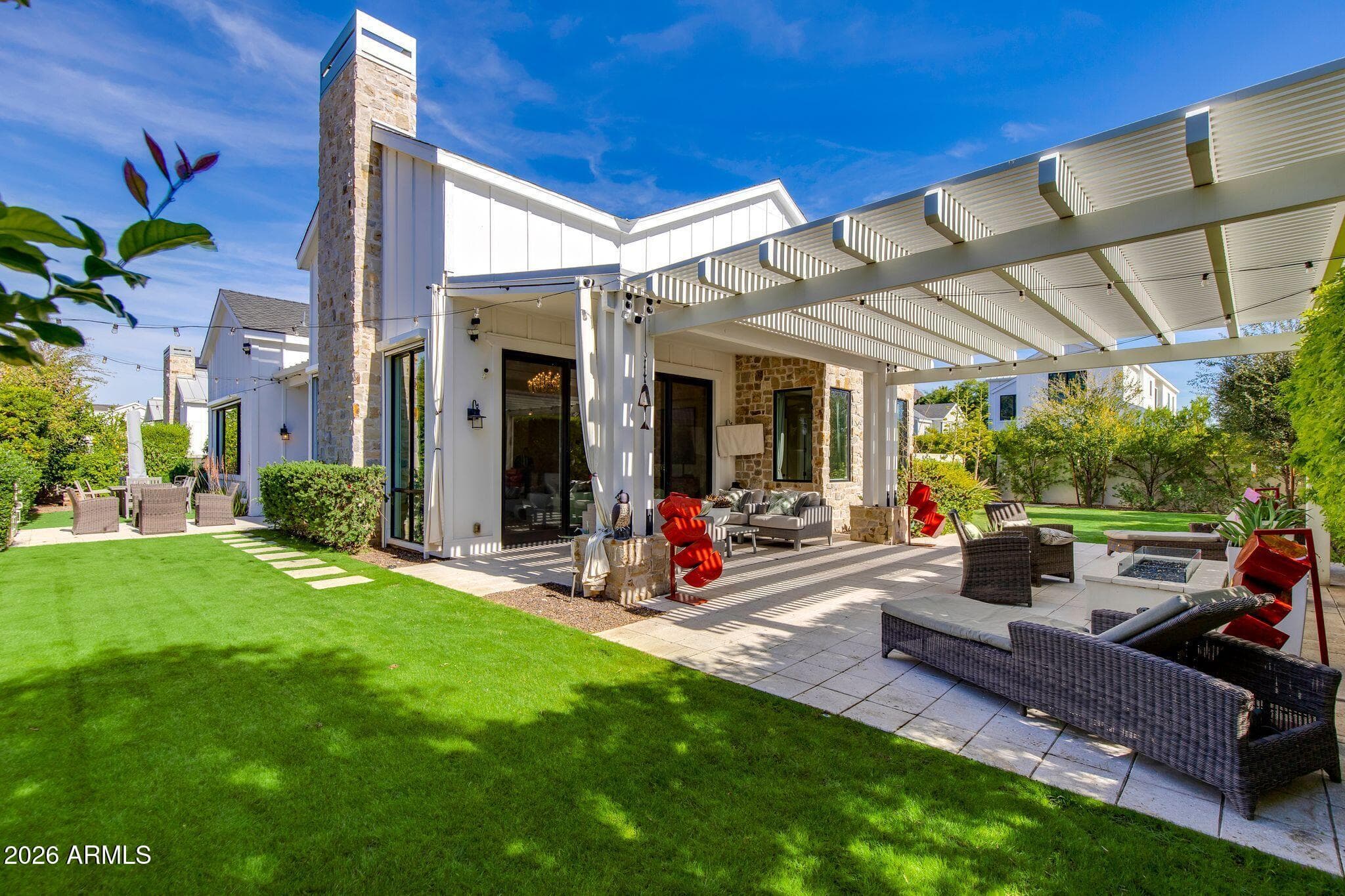 4408 N 37th Way — photo 1