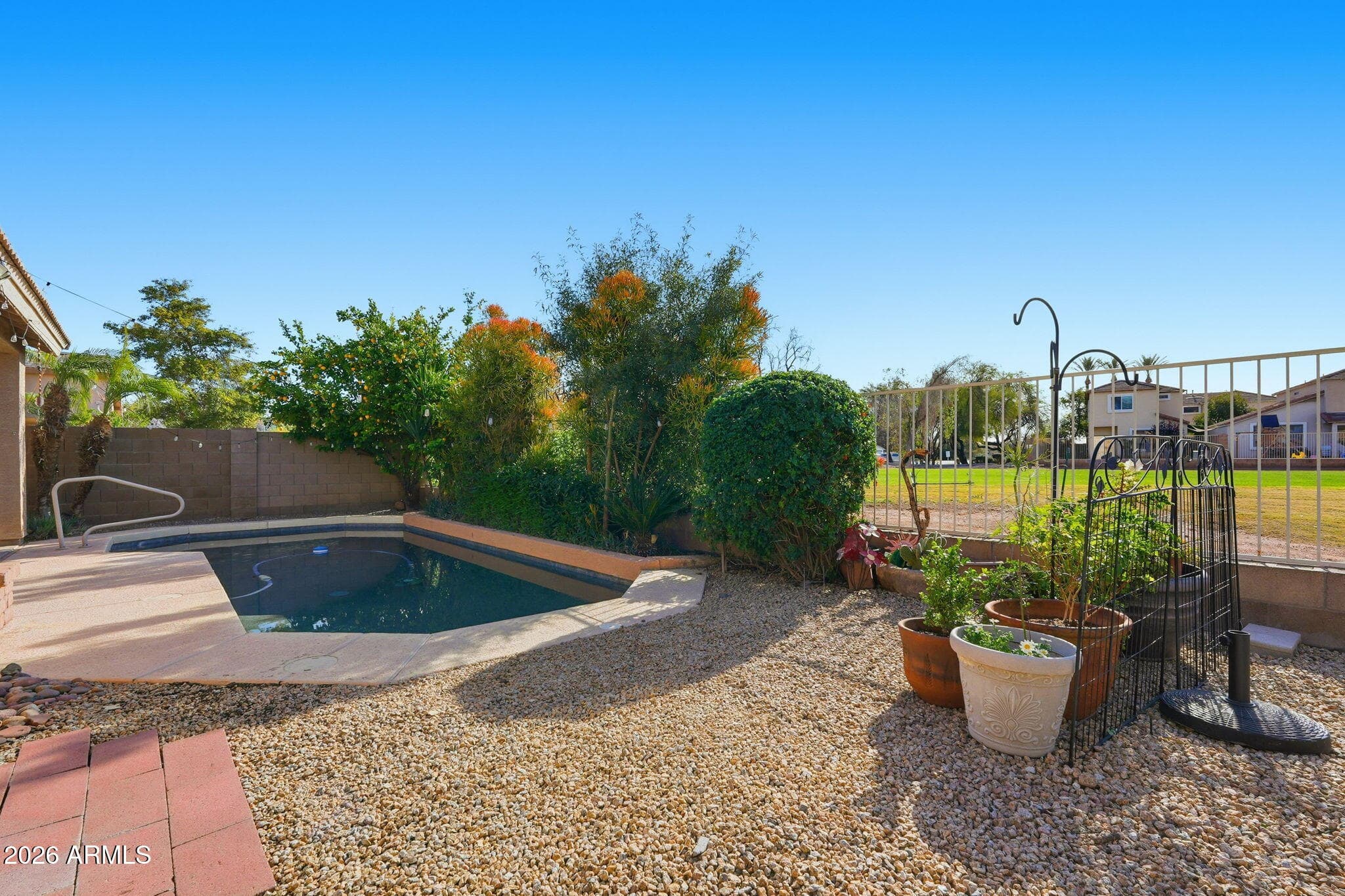 1561 E Black Diamond Dr — photo 1