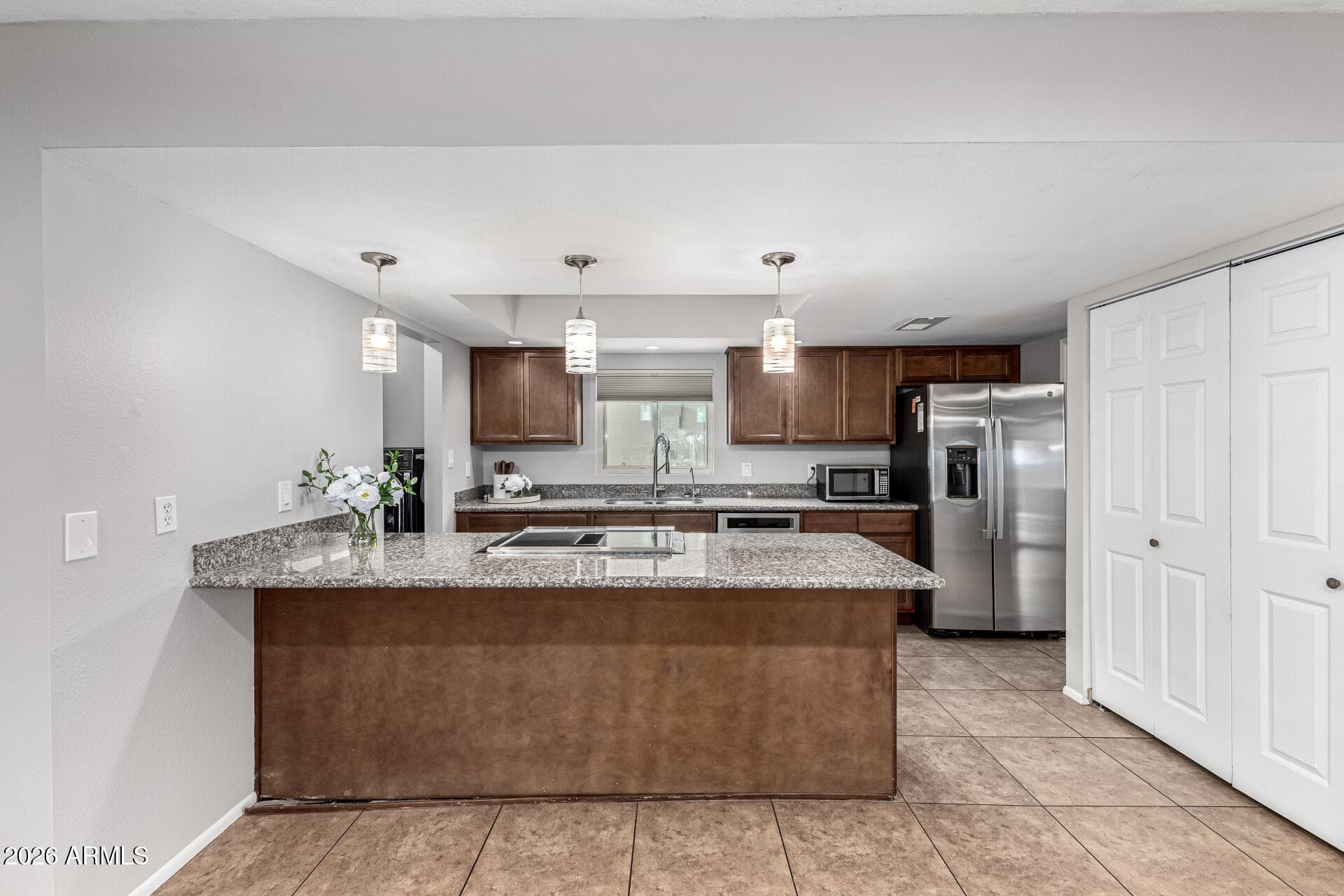 4502 W Carol Ave — photo 2