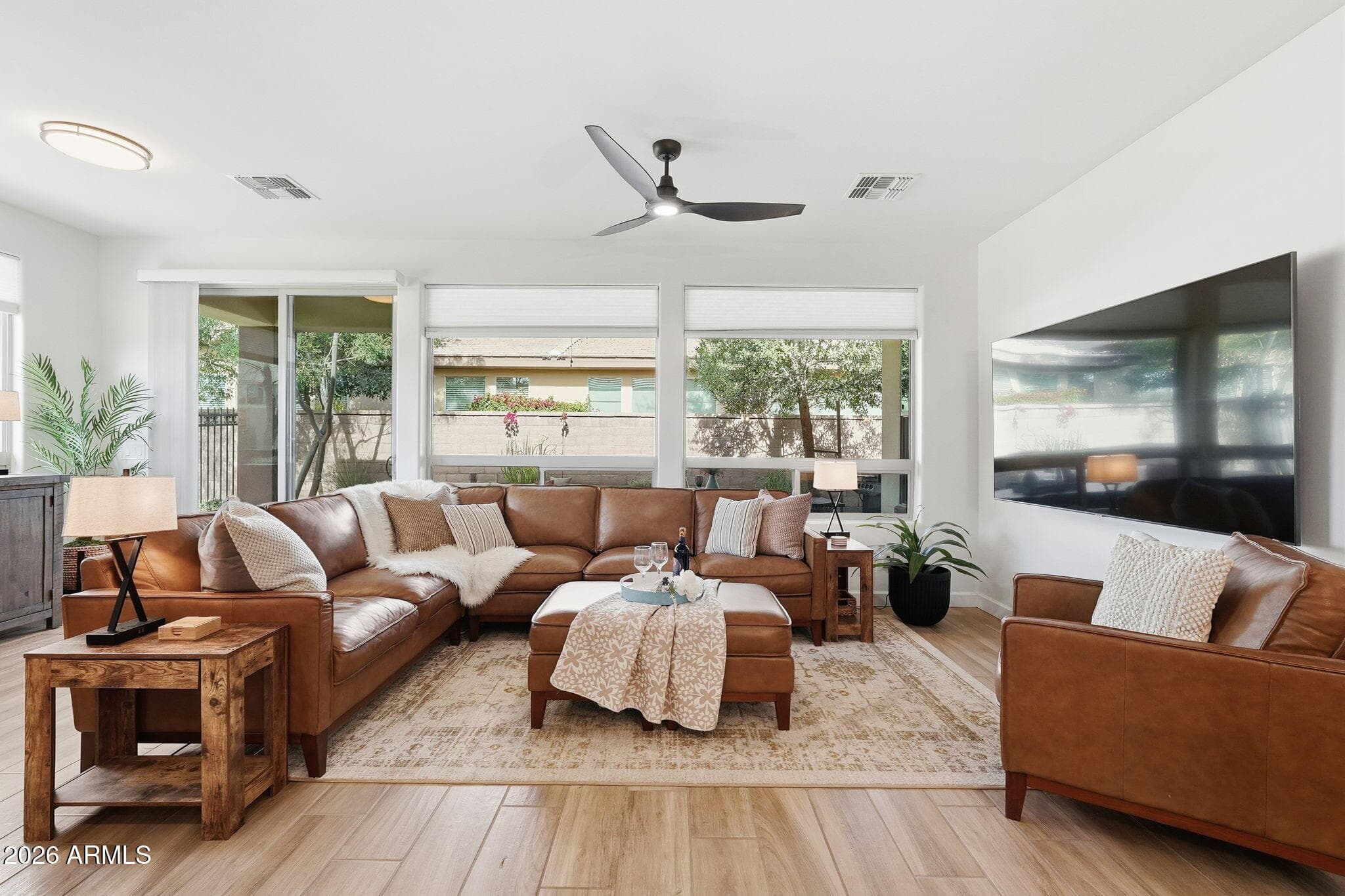 796 E VERDE BLVD - Photo 2