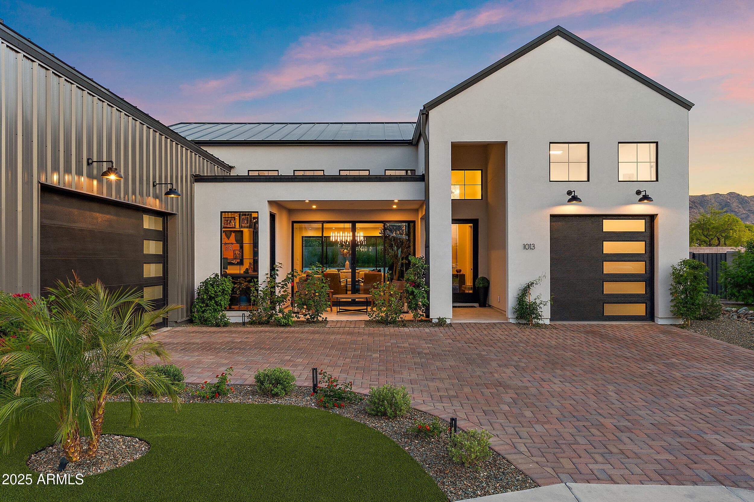 1013 W Ardmore Rd — photo 1