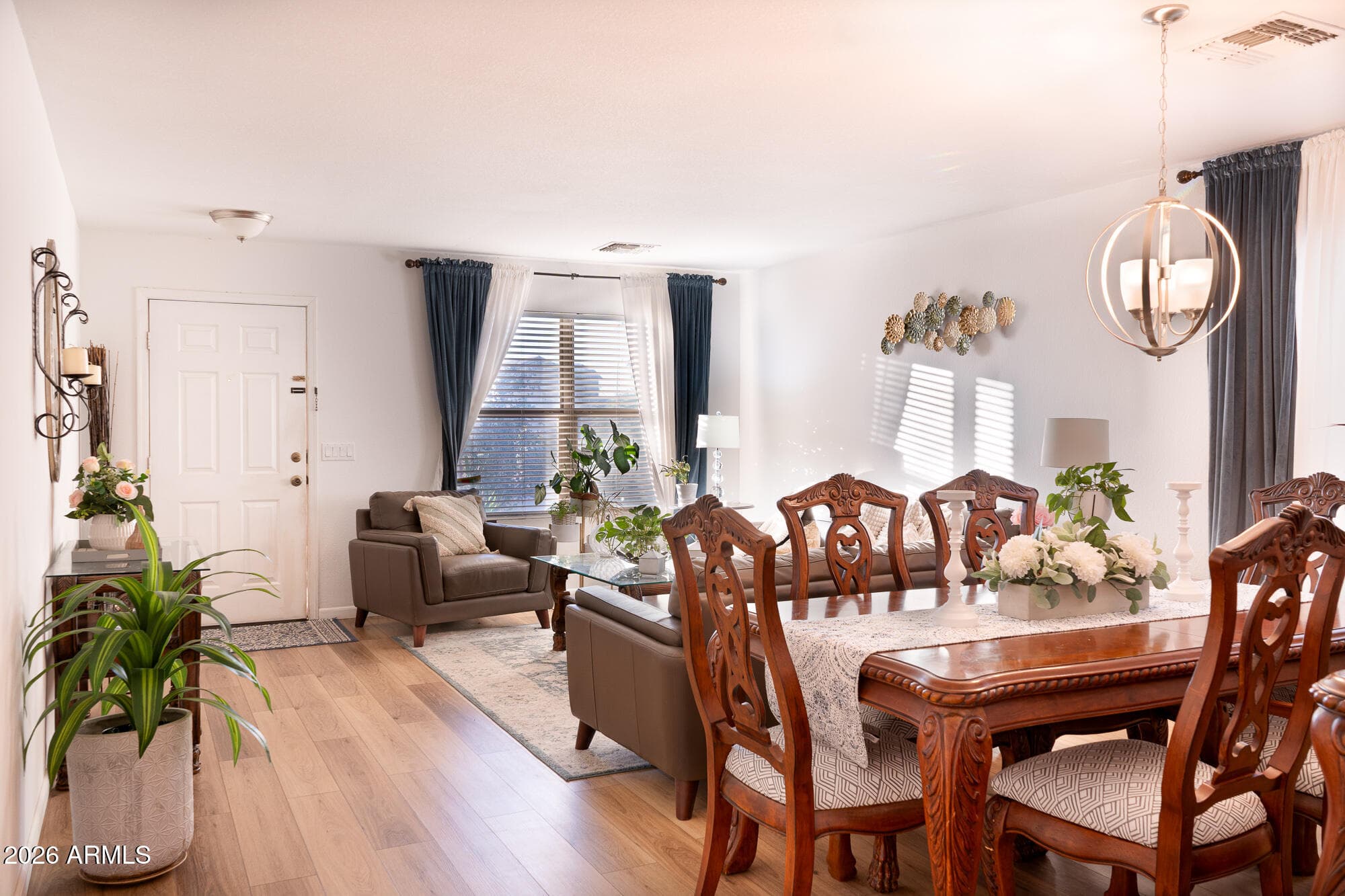 4015 S 59th Ln — photo 2