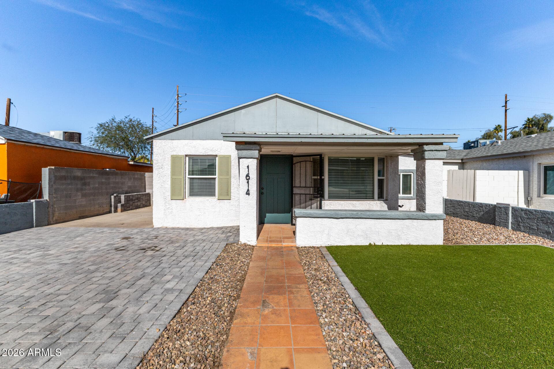 1614 W Lynwood St — photo 1
