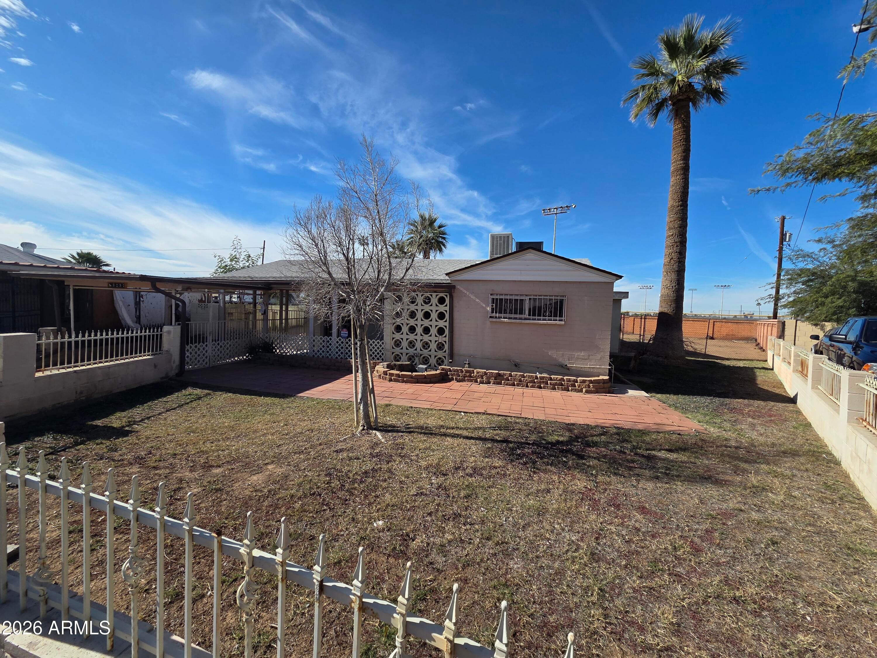 3237 W Pierce St — photo 1