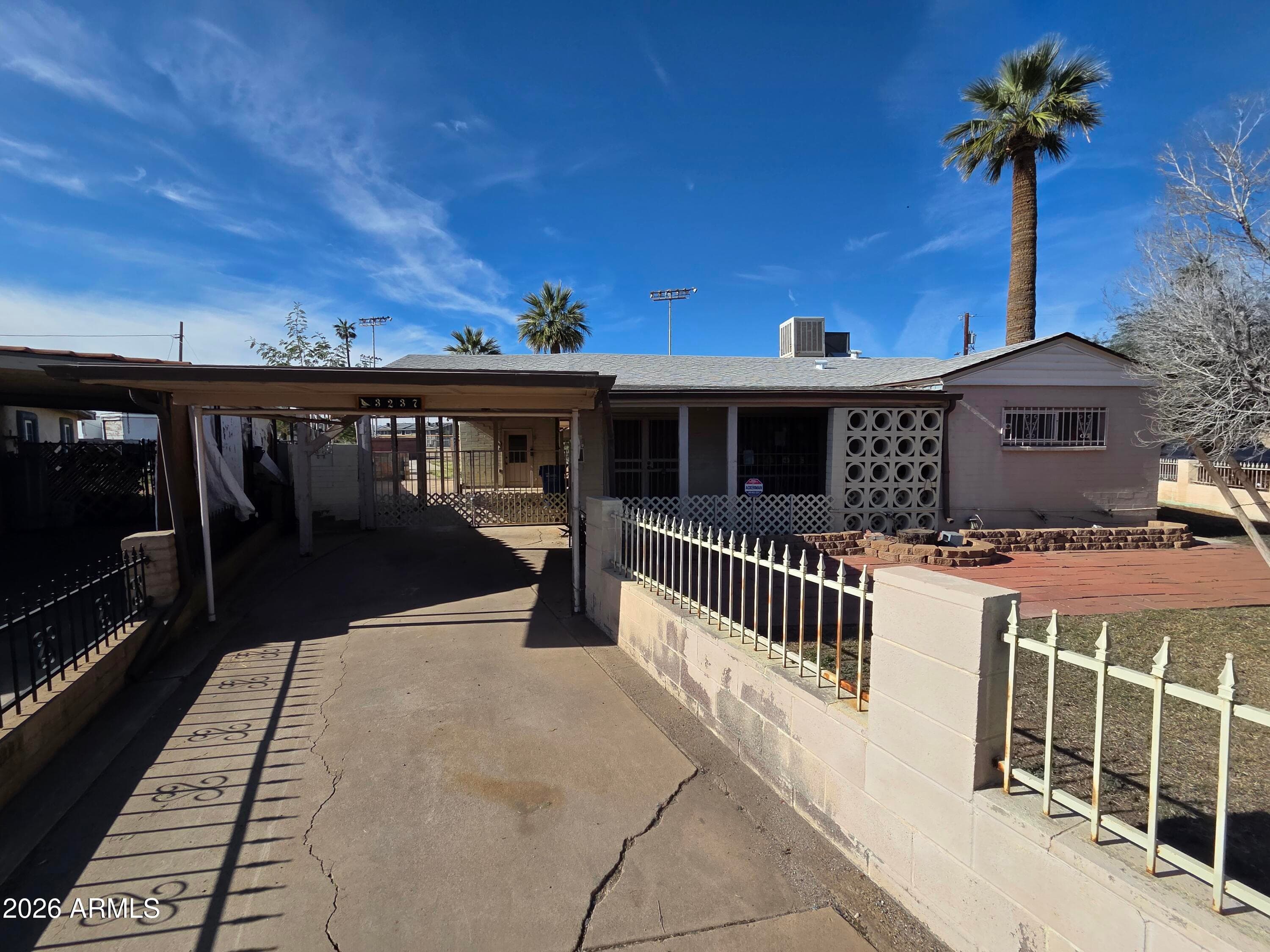 3237 W Pierce St — photo 2