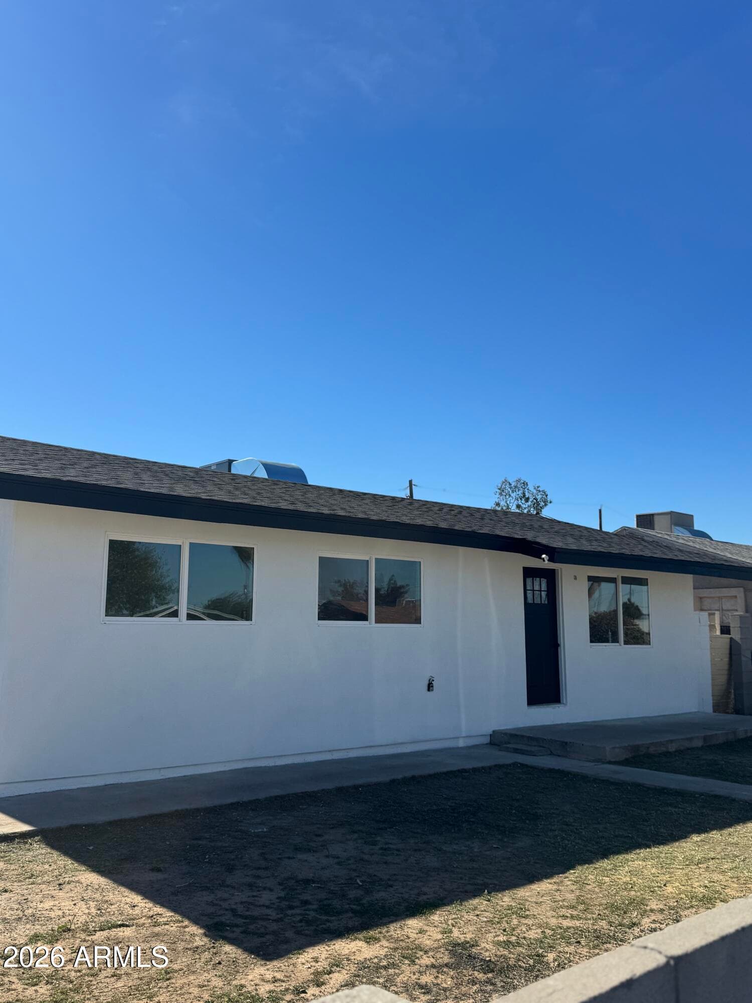 1301 W Sunland Ave — photo 2