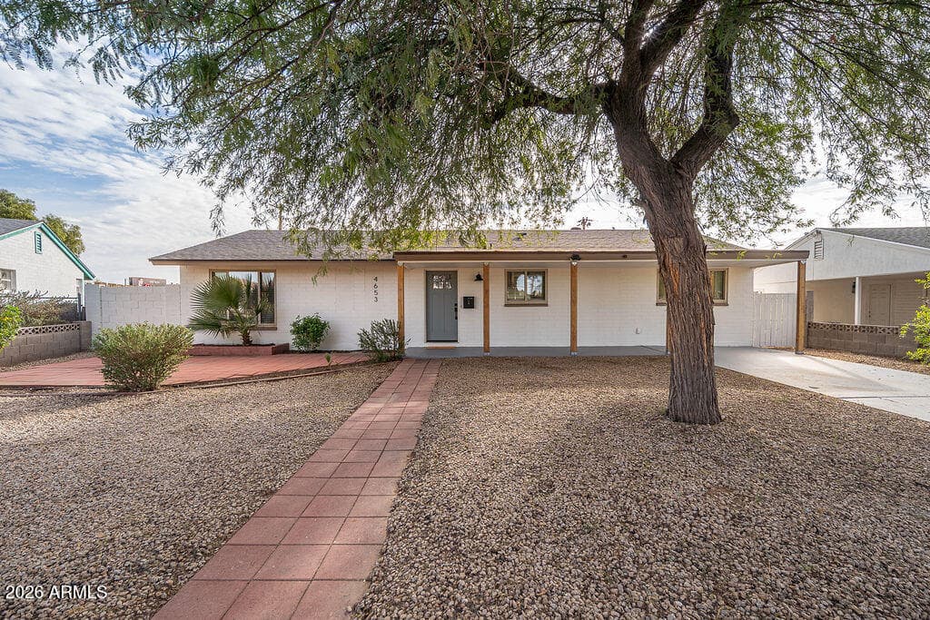 4653 E Almeria Rd — photo 1