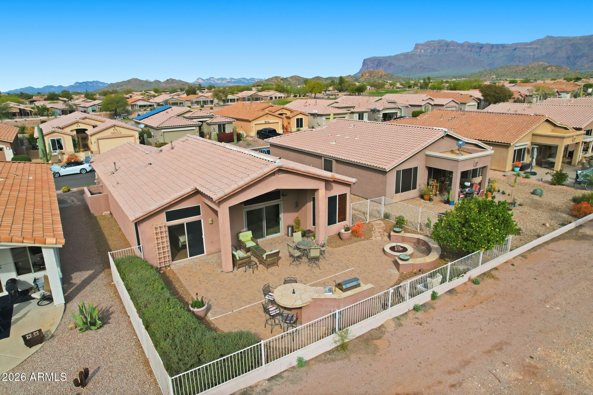 6733 S Fairway Dr — photo 1
