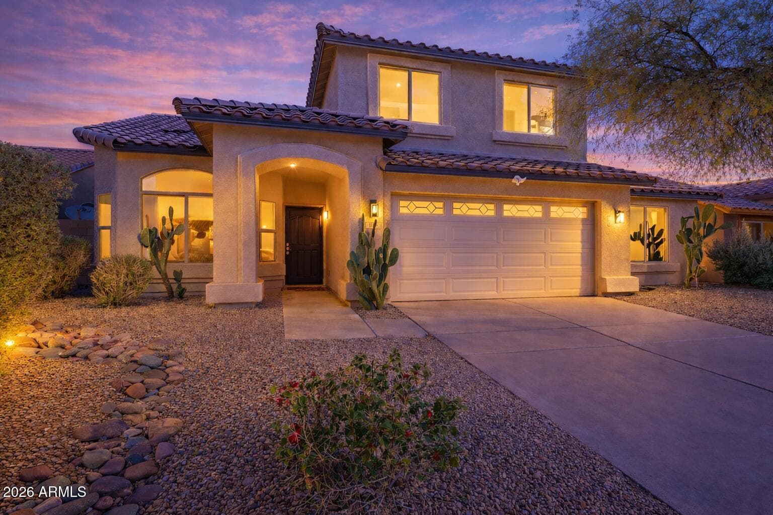 916 E Harwell Rd — photo 1