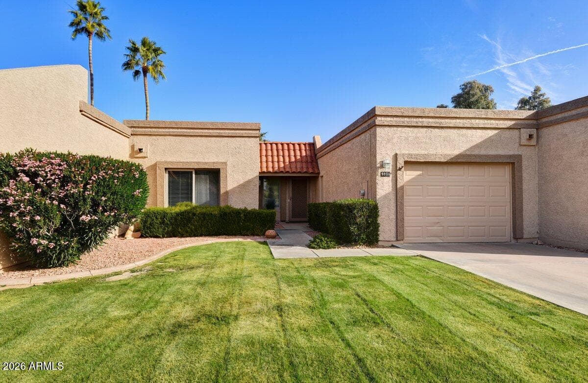 9808 W Kerry Ln — photo 2