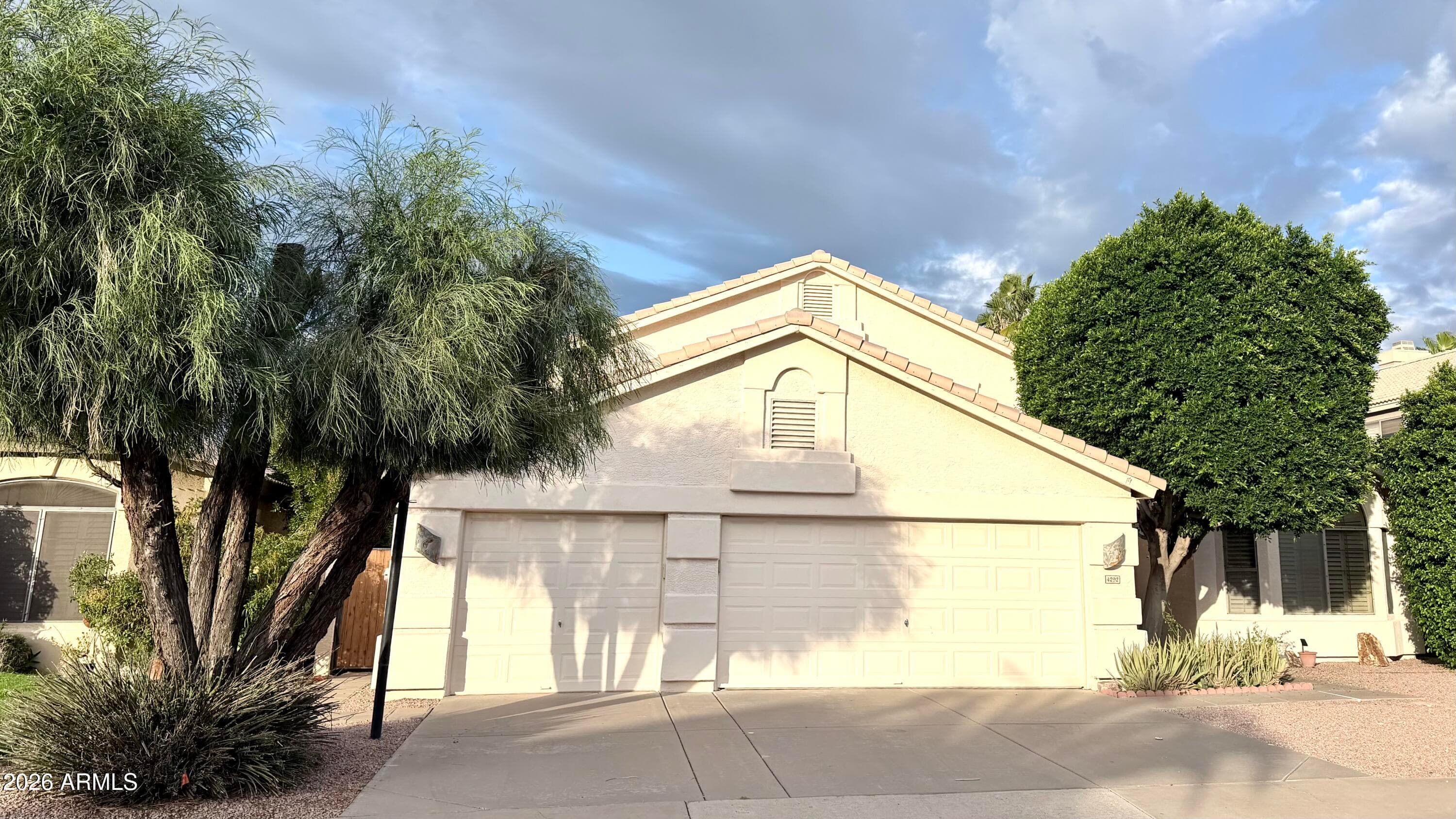 4292 W Walton Way — photo 1