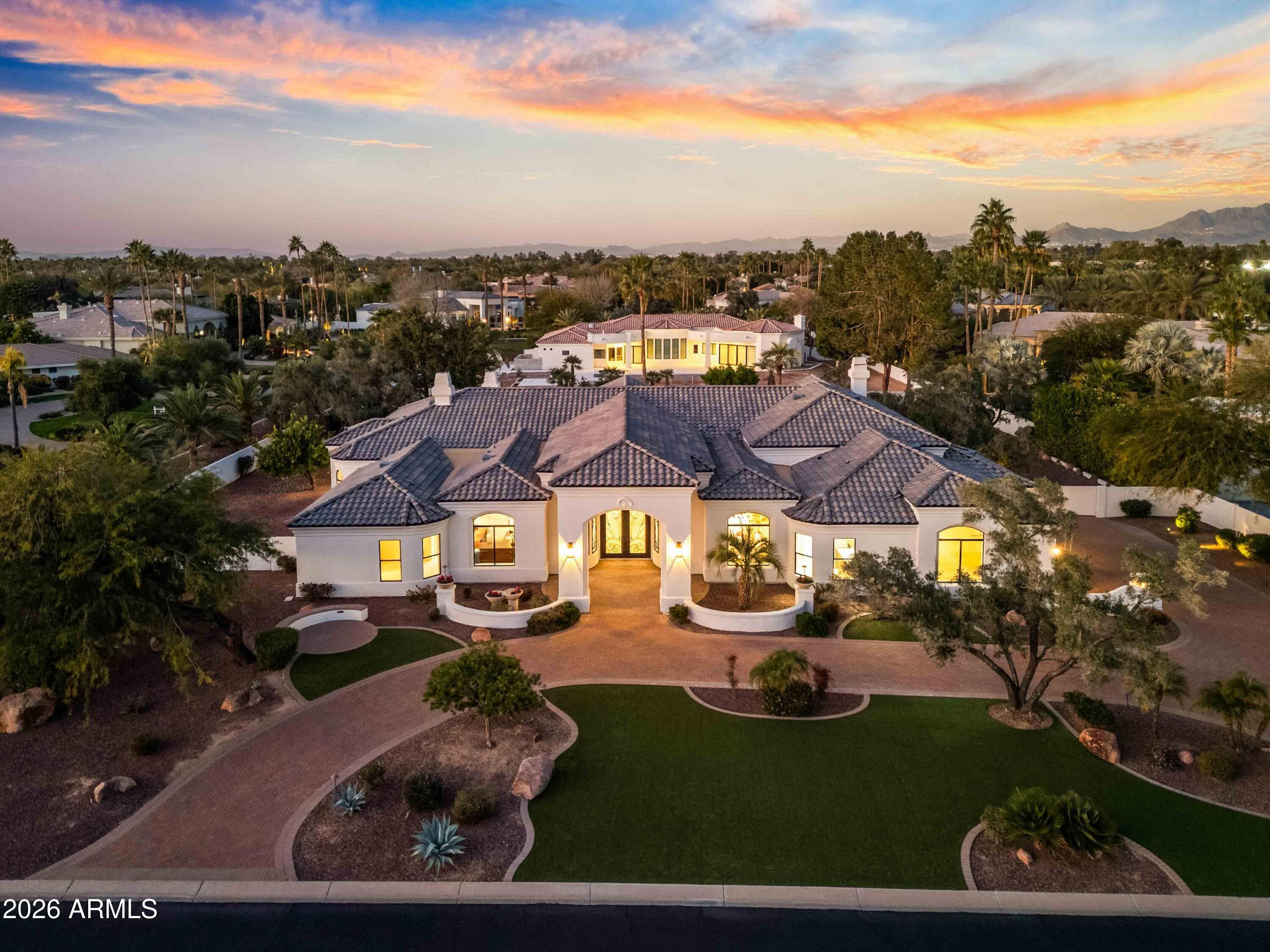 7126 E Bluebird Ln — photo 2