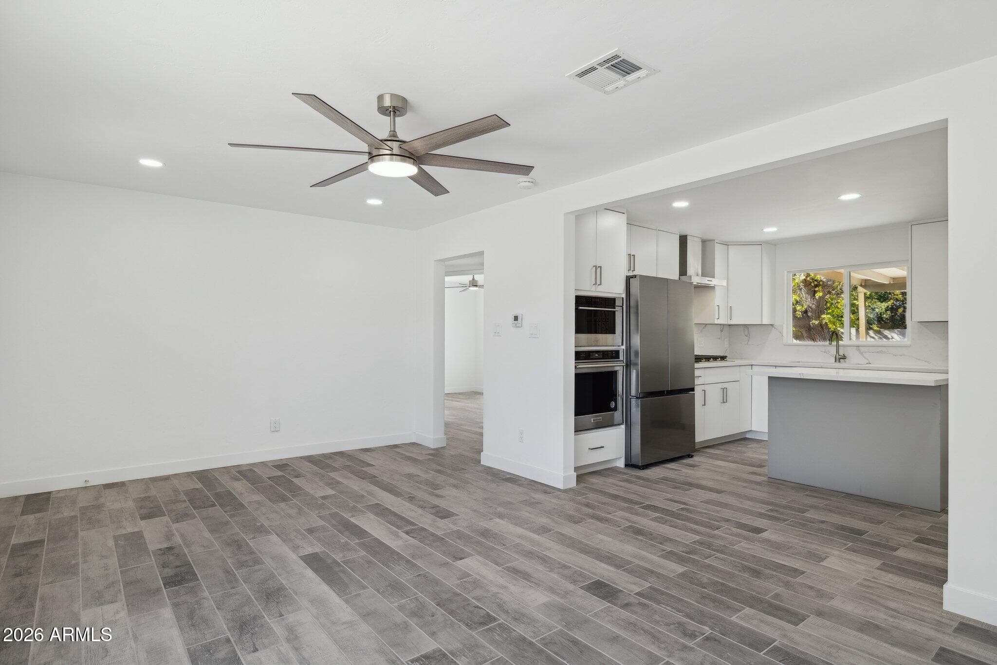 4144 N 36th N St — photo 2