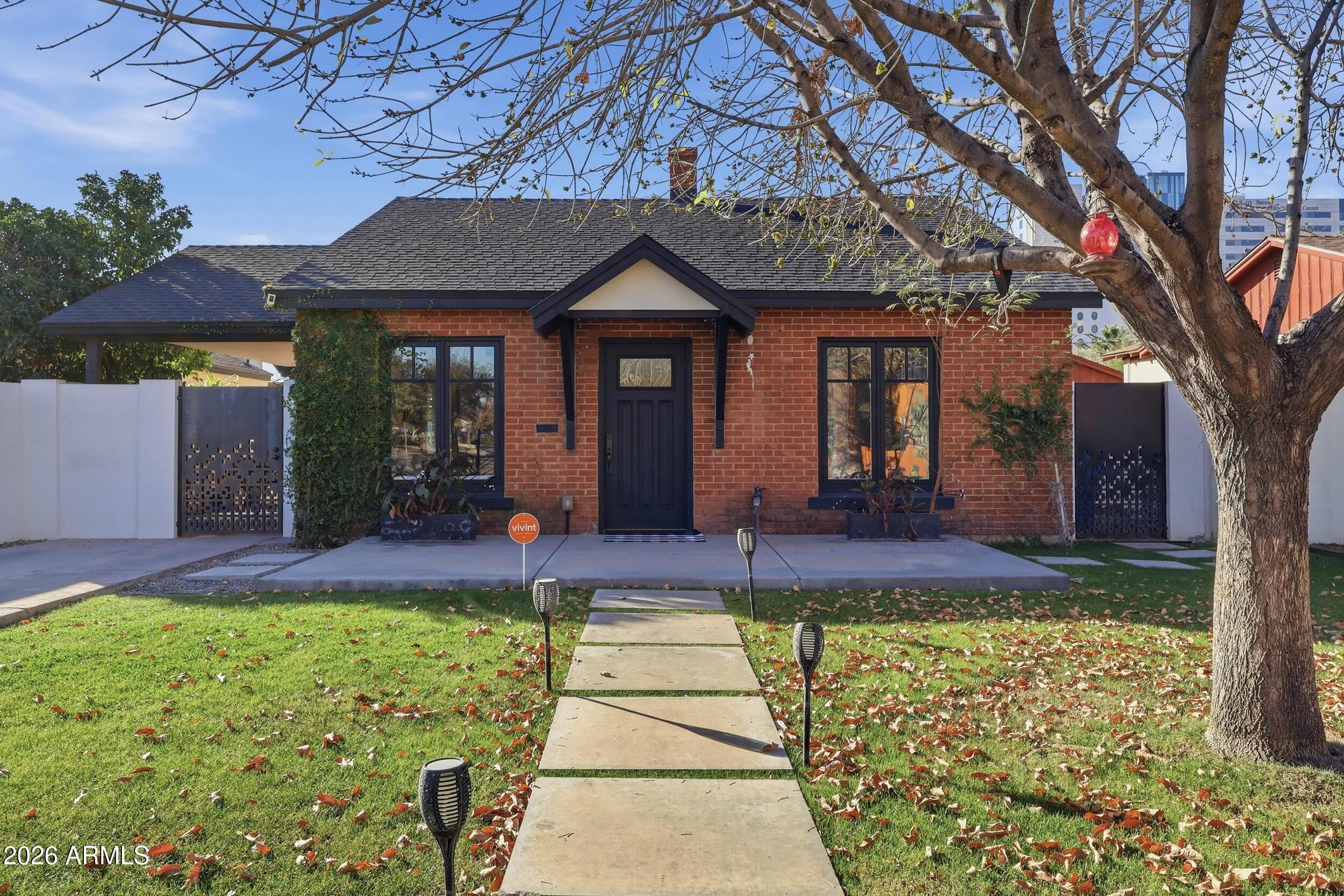 1123 E Coronado Rd — photo 2