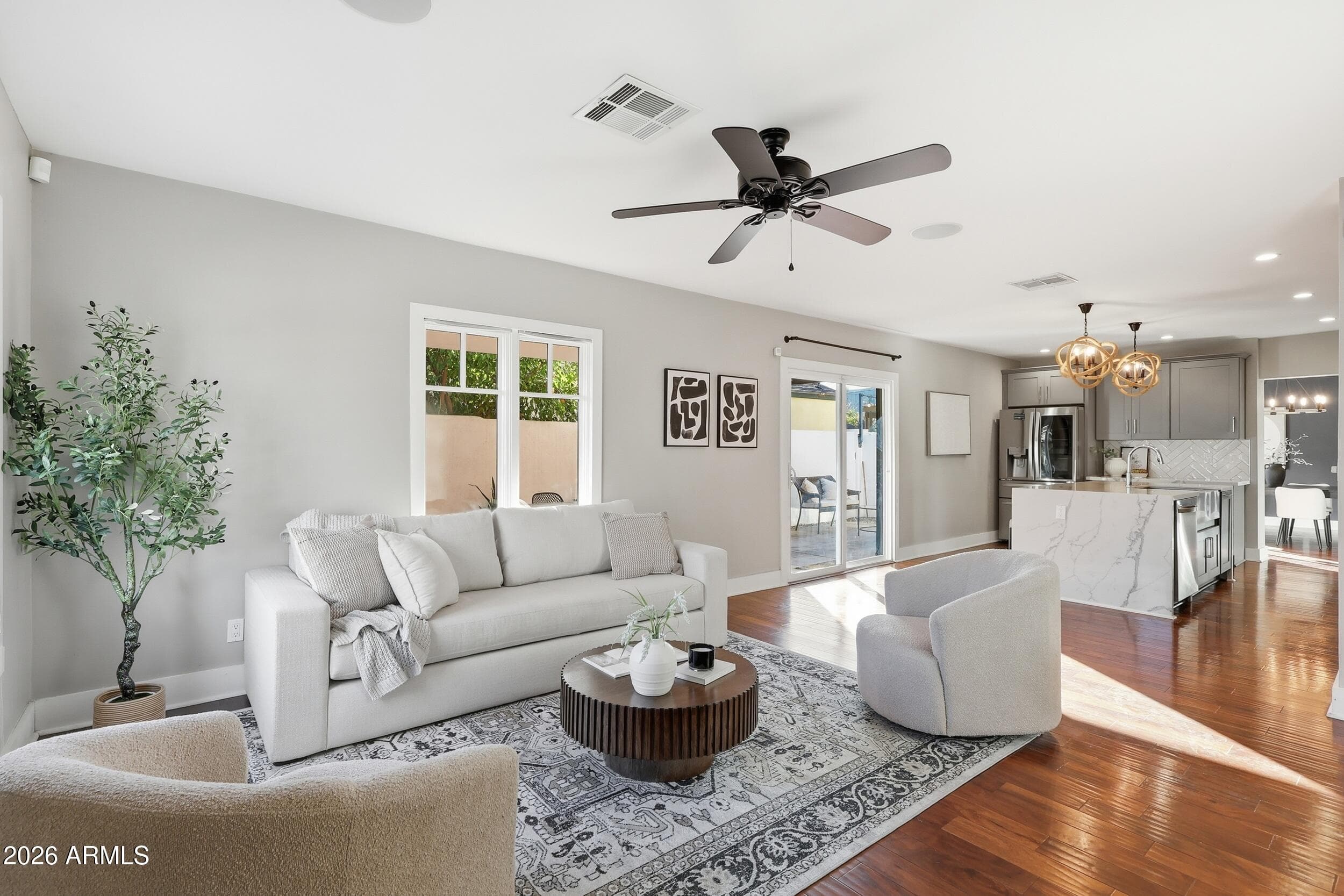1123 E Coronado Rd — photo 1