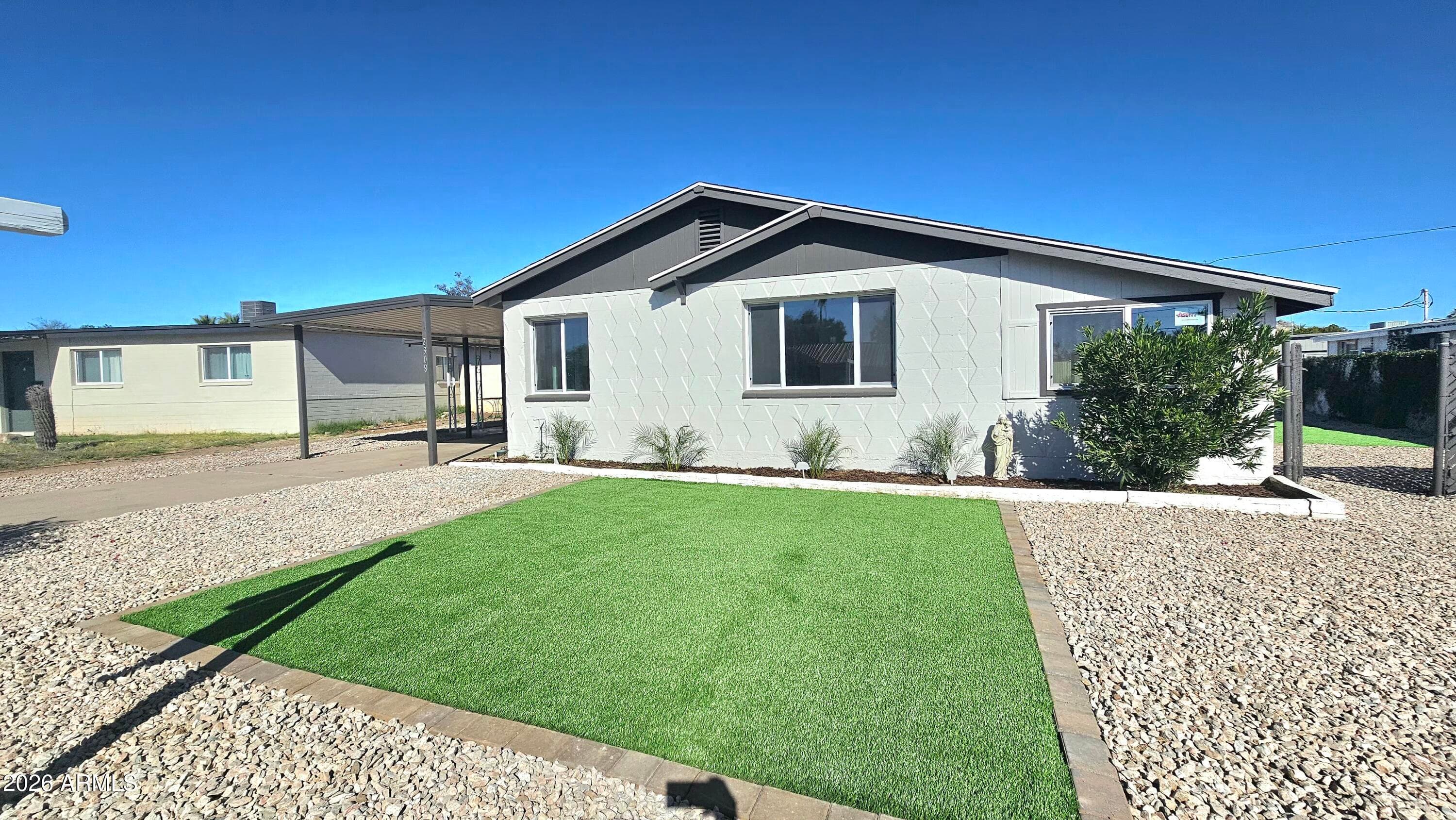 2308 E Delgado St — photo 1