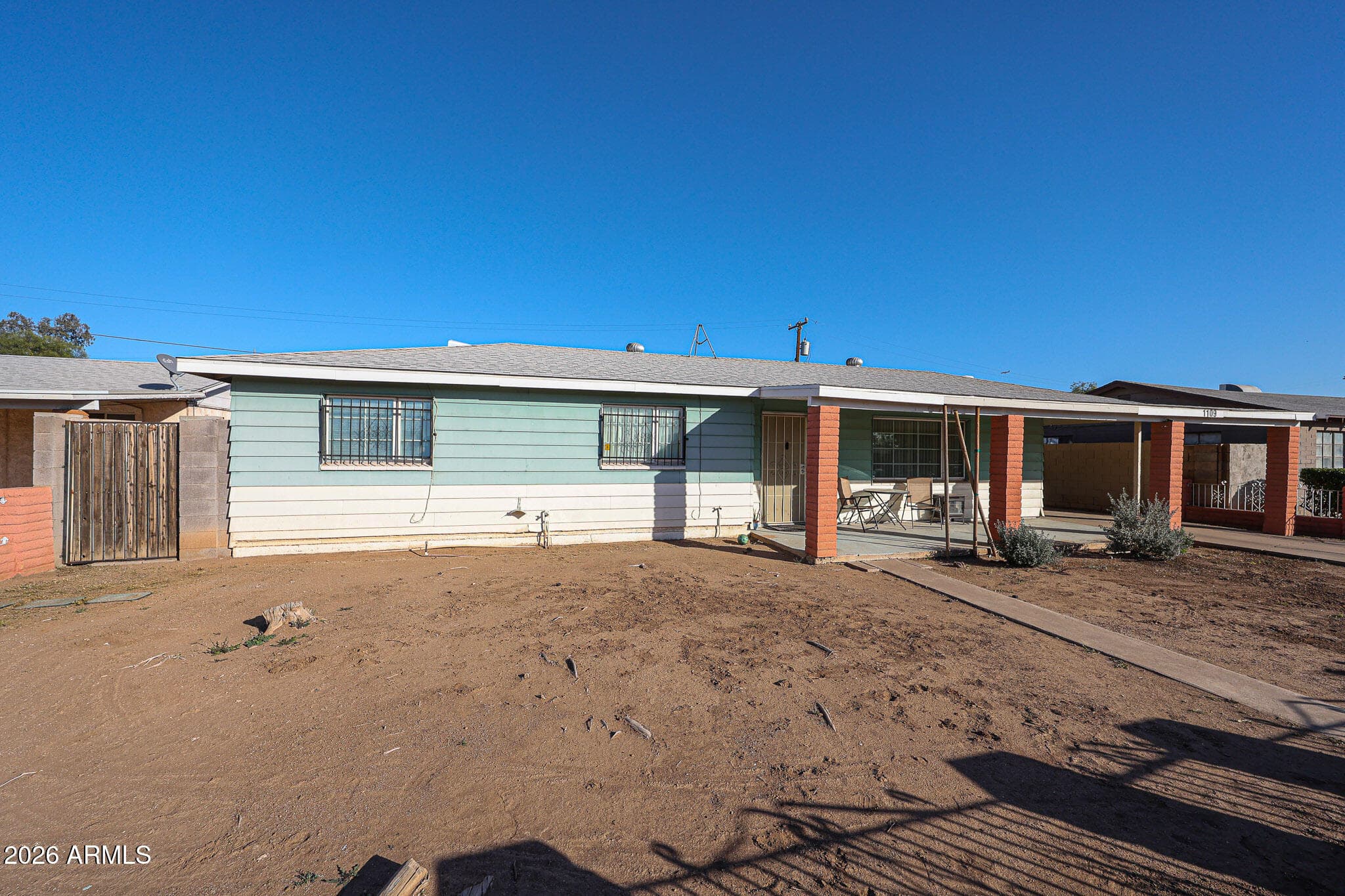 1109 N 27th Dr — photo 2