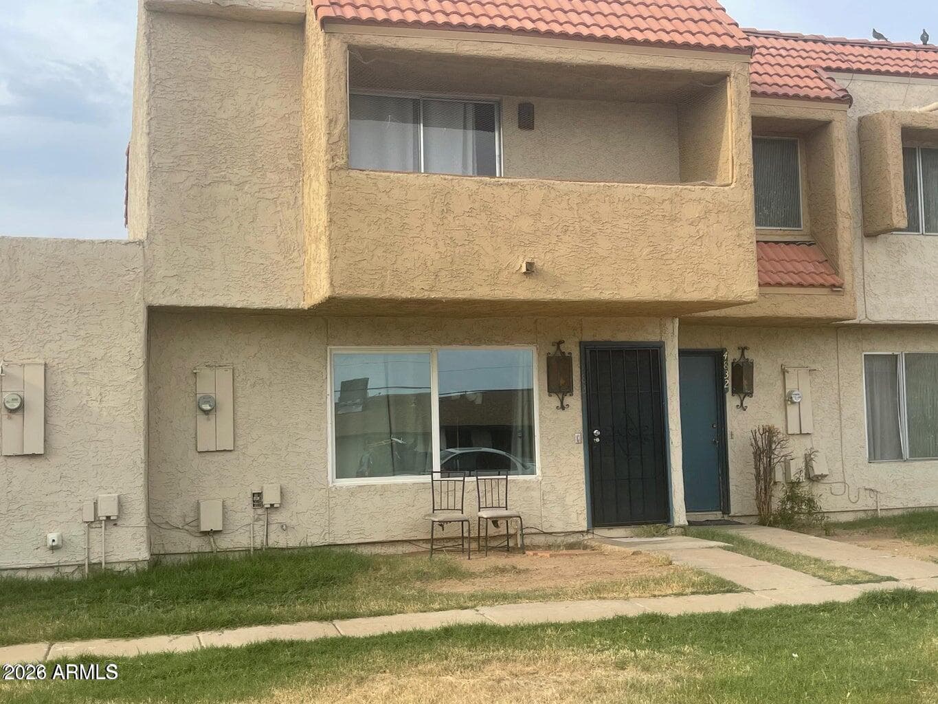 4834 W Rose Ln — photo 1