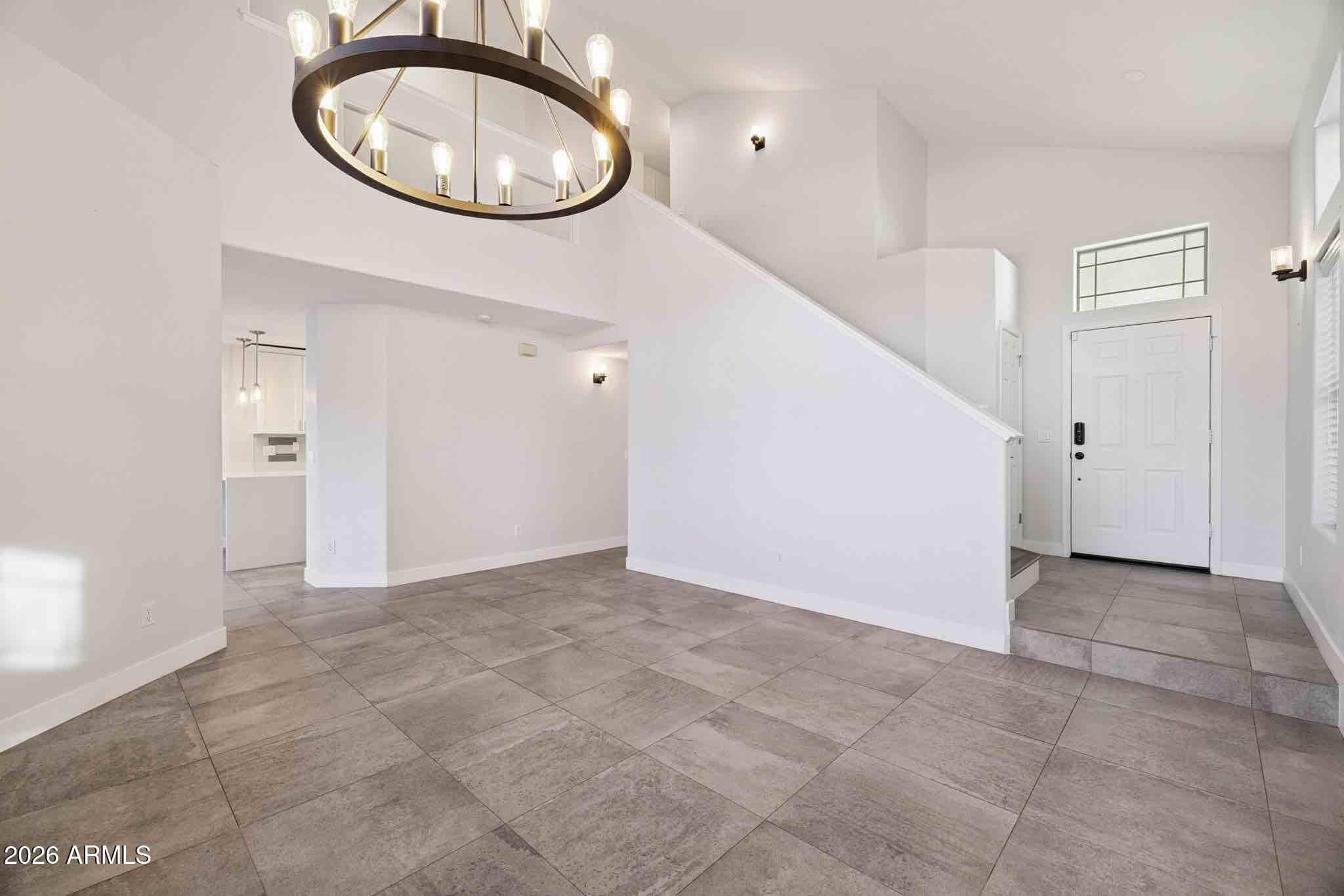 5050 E Roberta Dr — photo 1