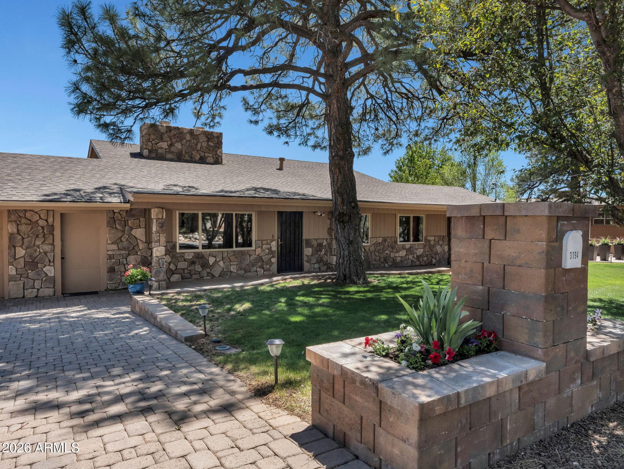 3194 N Riviera Way — photo 1