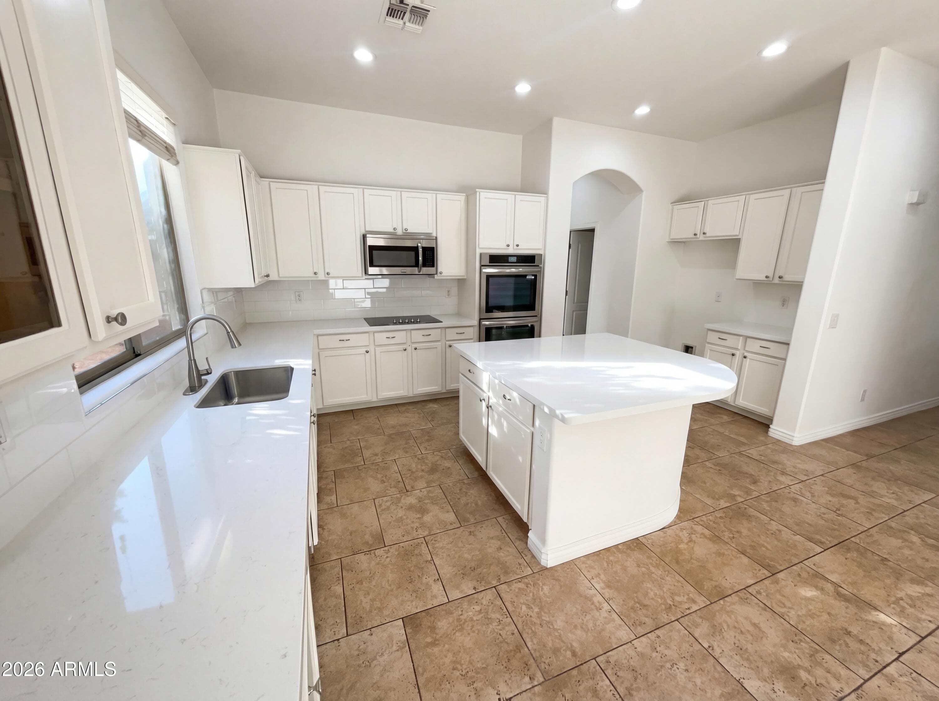 7326 N Kirsten Ave — photo 2
