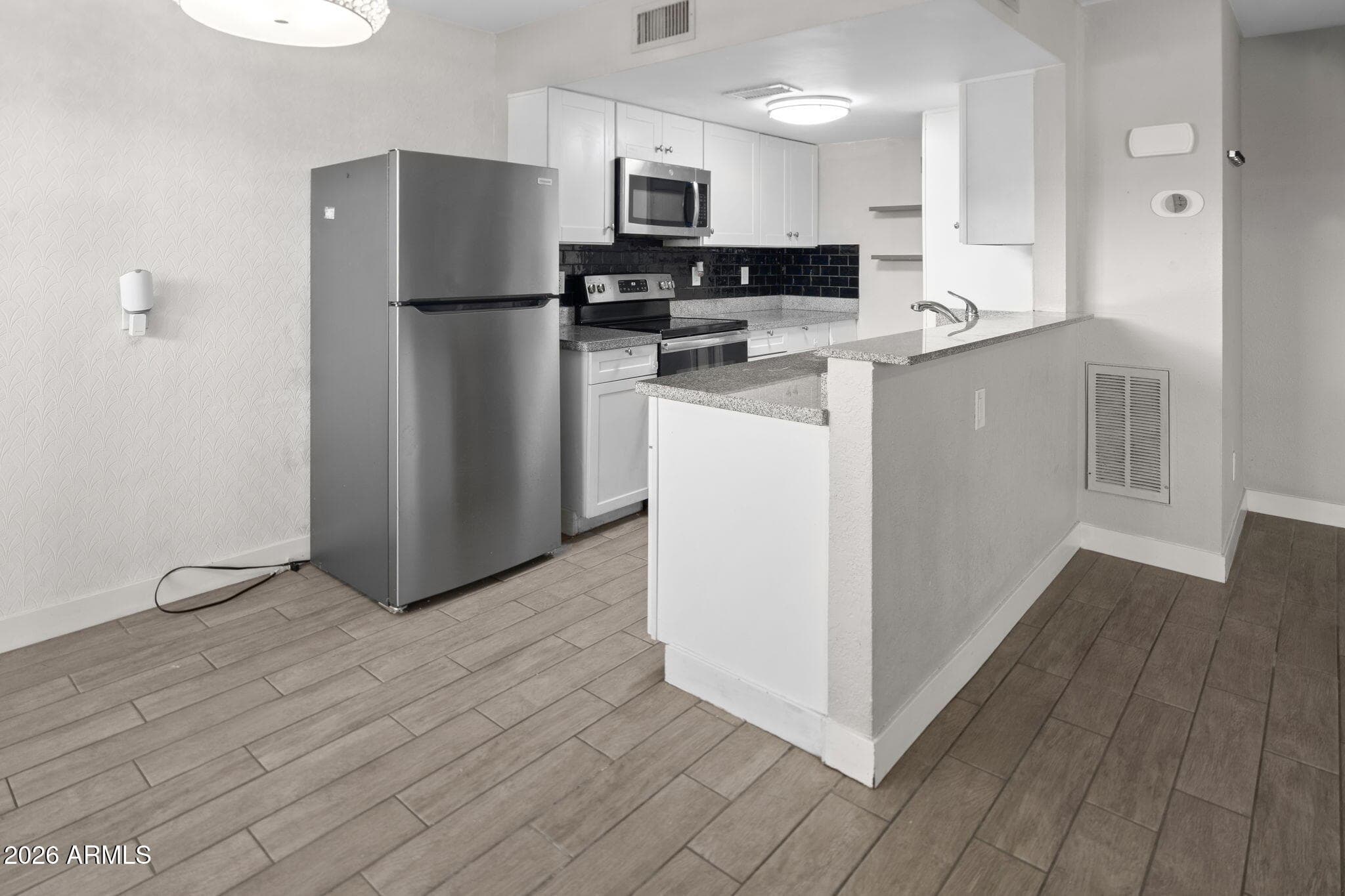 2132 W Glenrosa Ave C85 — photo 1